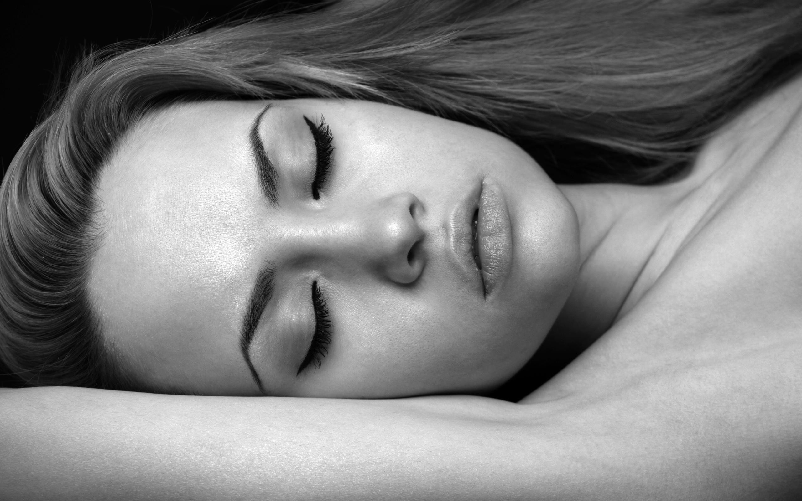Download mobile wallpaper Monochrome, Face, Sleeping, Model, Women for free.