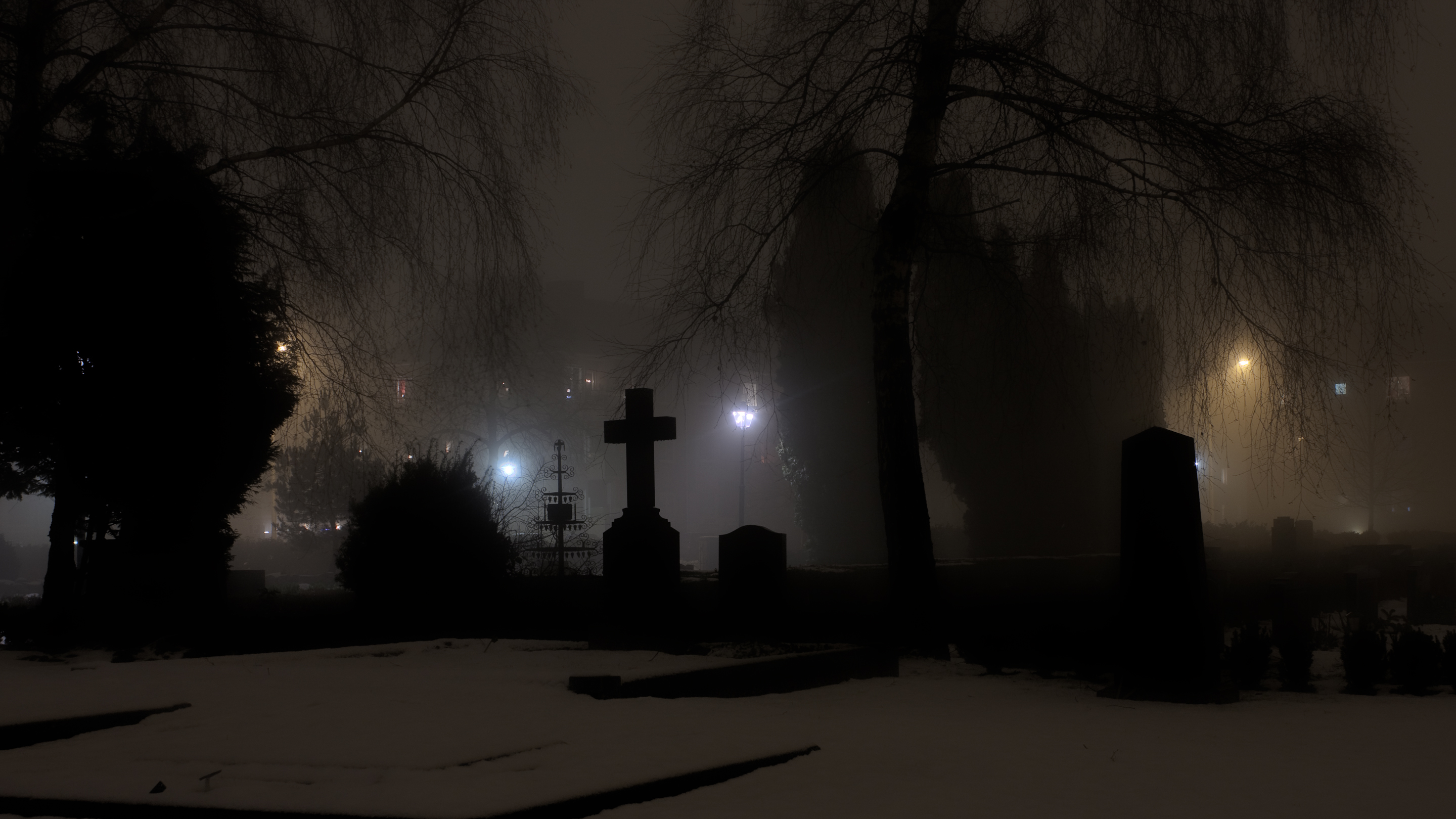 Laden Sie das Düster, Friedhof-Bild kostenlos auf Ihren PC-Desktop herunter