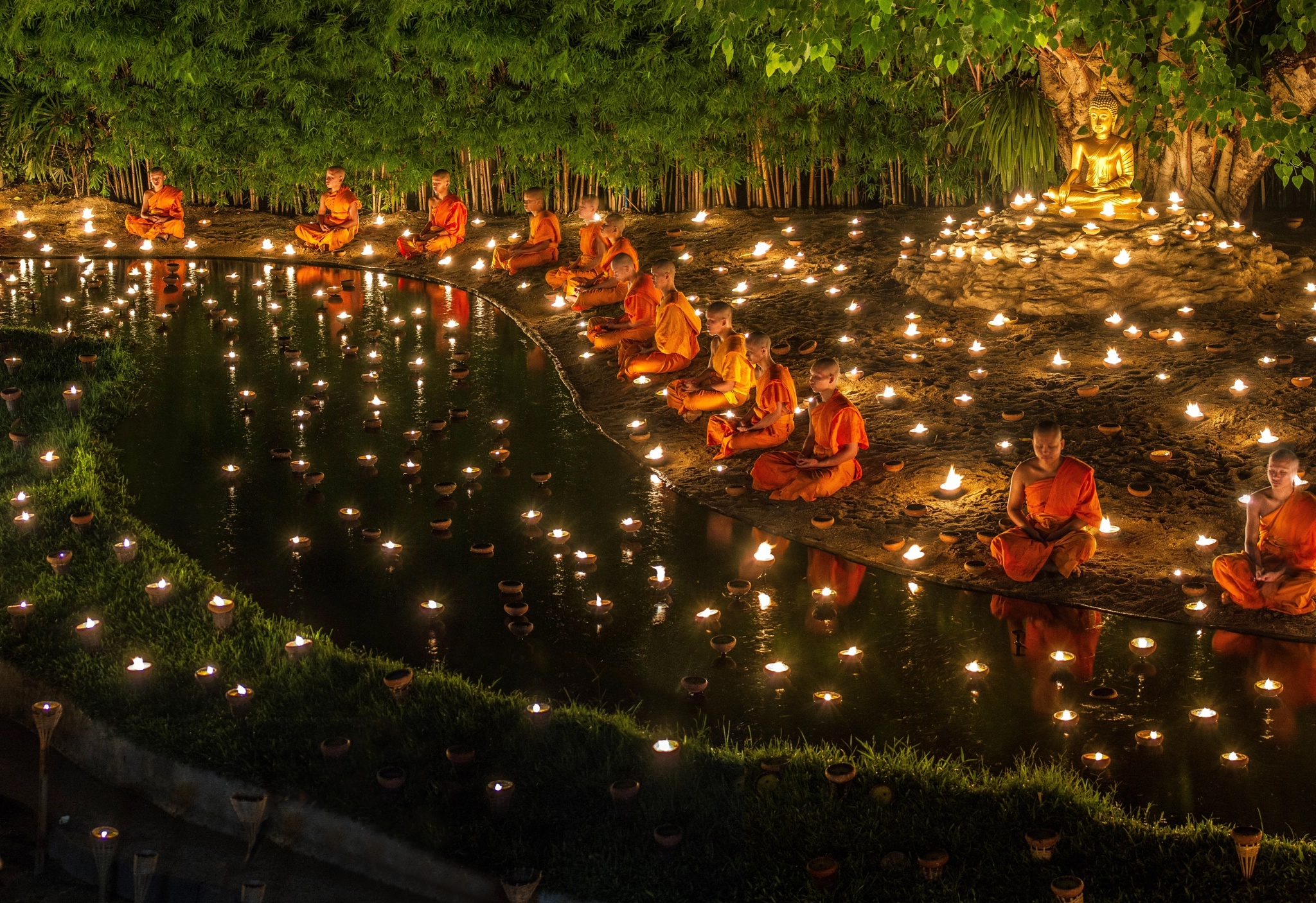 946328 скачать обои медитация, свеча, монах, религиозные, буддизм - заставки и картинки бесплатно