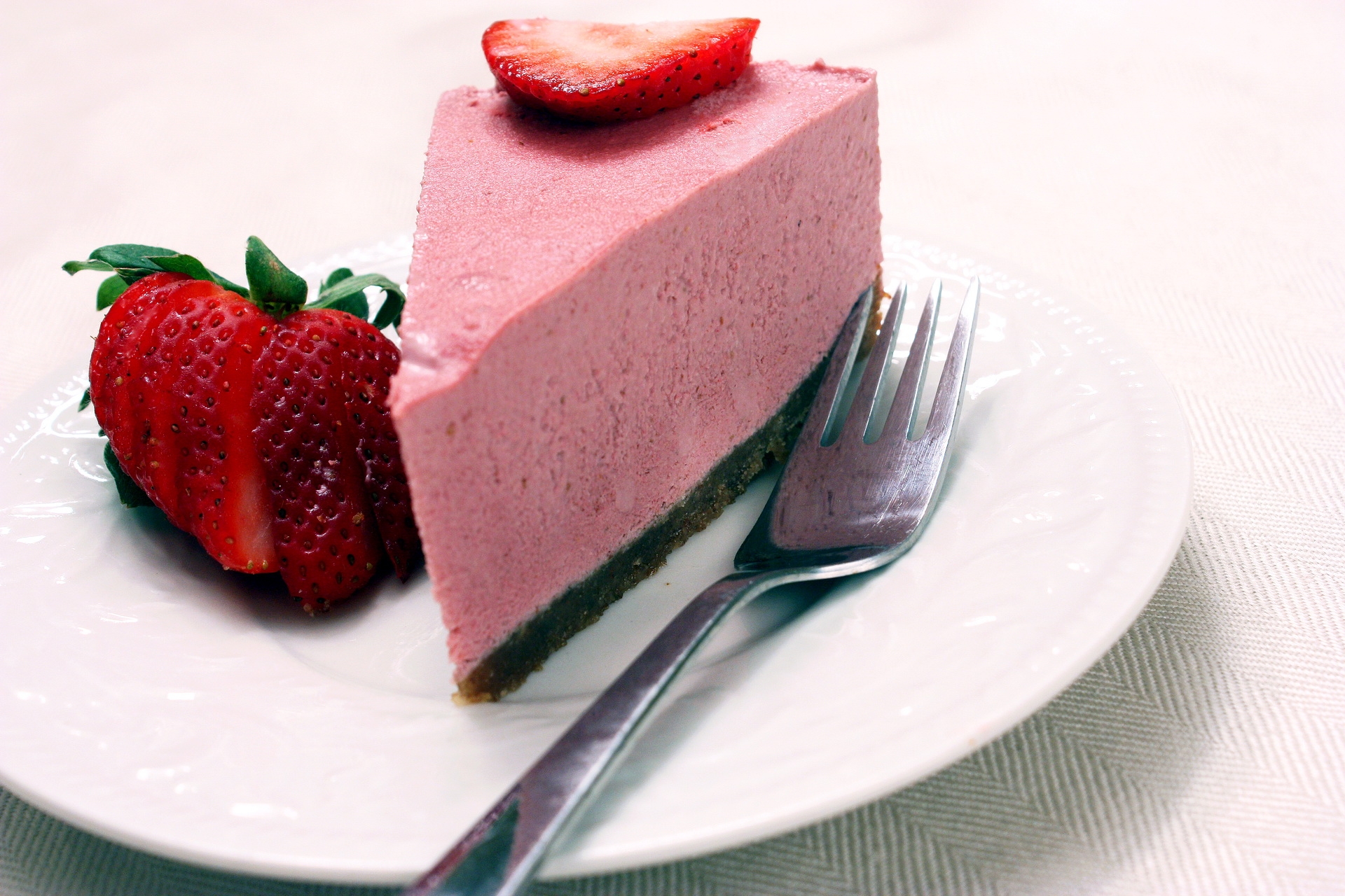 food, cake, strawberry, desert, air HD wallpaper
