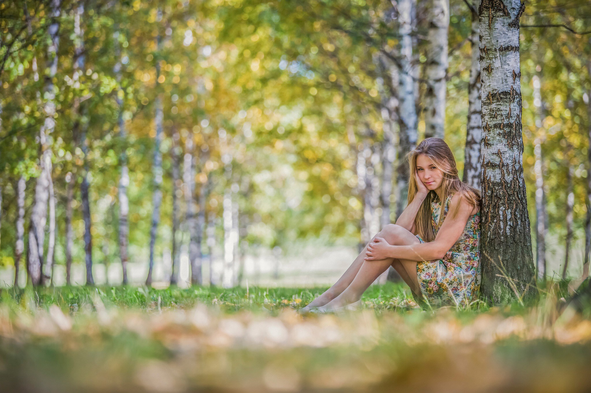 Téléchargez des papiers peints mobile Parc, Humeur, Blond, Robe, Femmes gratuitement.