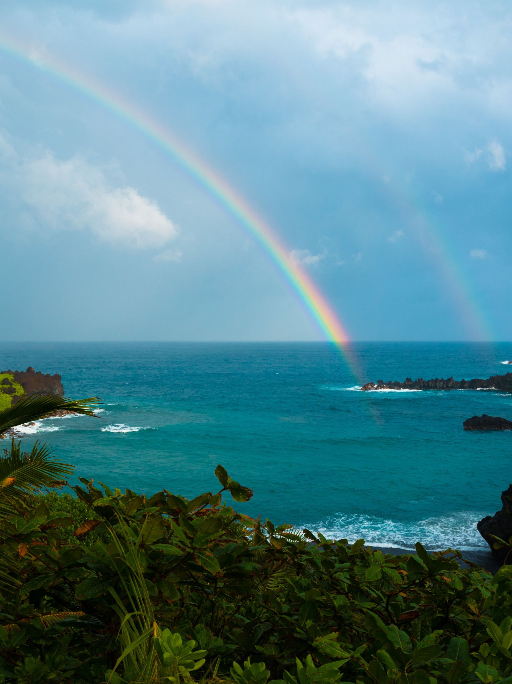 Download mobile wallpaper Nature, Rainbow, Horizon, Ocean, Earth, Tropical, Hawaii for free.
