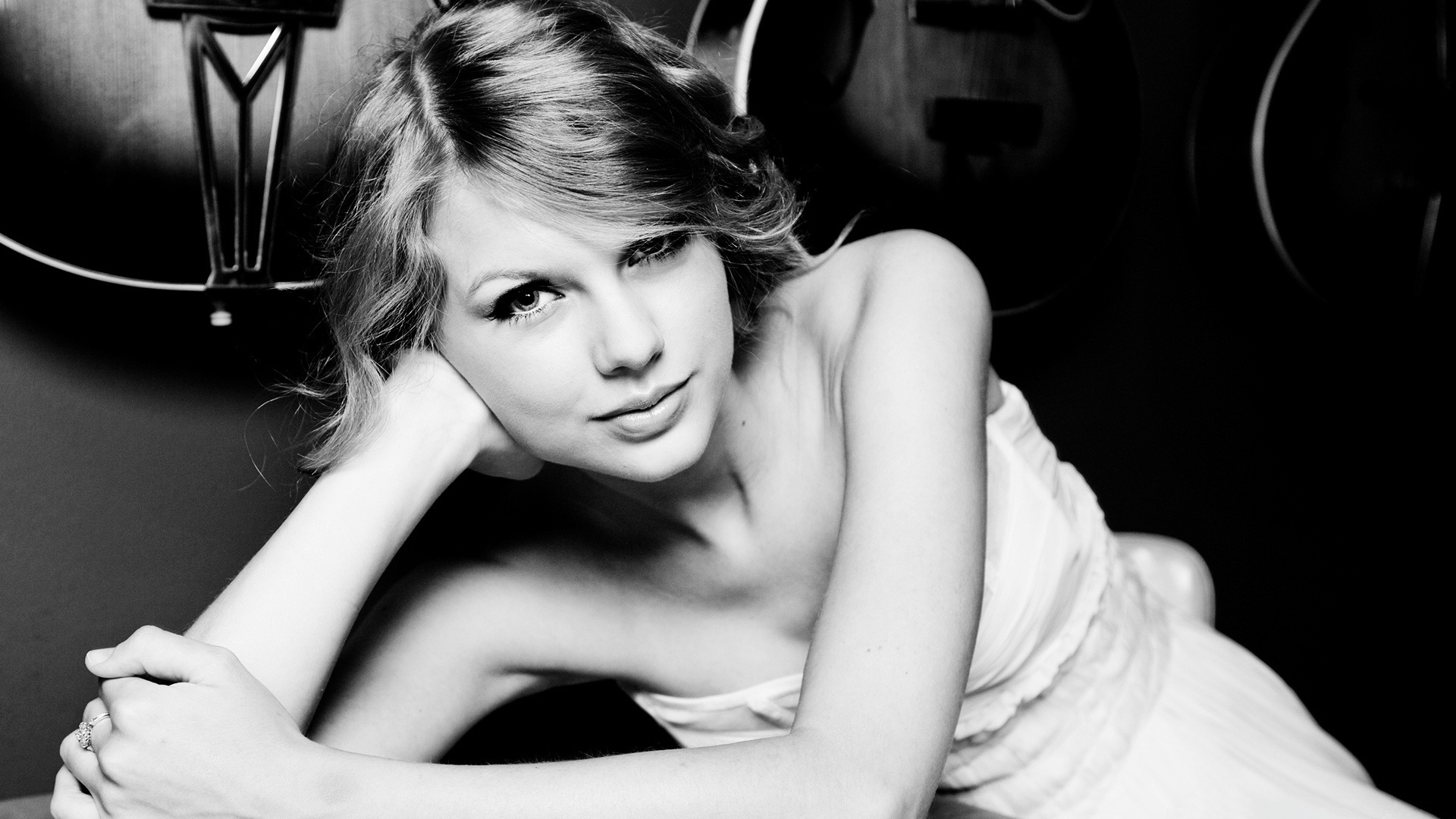 Download mobile wallpaper Music, Taylor Swift for free.