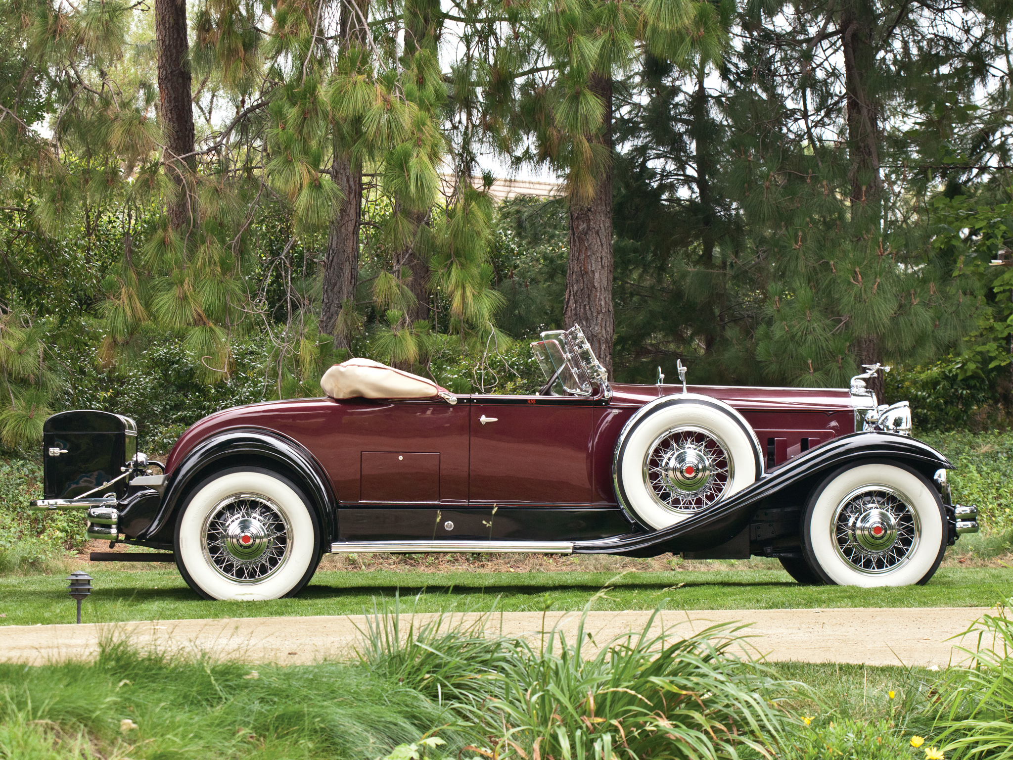 Скачать обои 1931 Packard Deluxe Eight Roadster на телефон бесплатно
