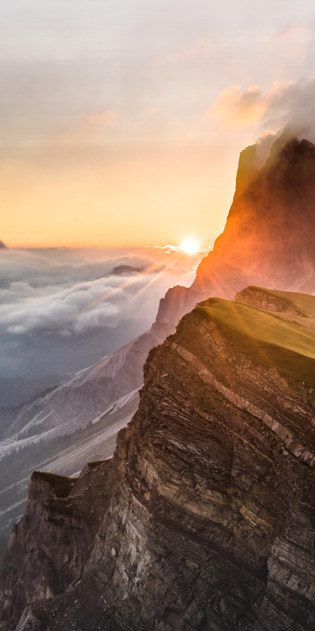 Handy-Wallpaper Natur, Nebel, Gebirge, Sonnenuntergang, Berge, Erde/natur kostenlos herunterladen.