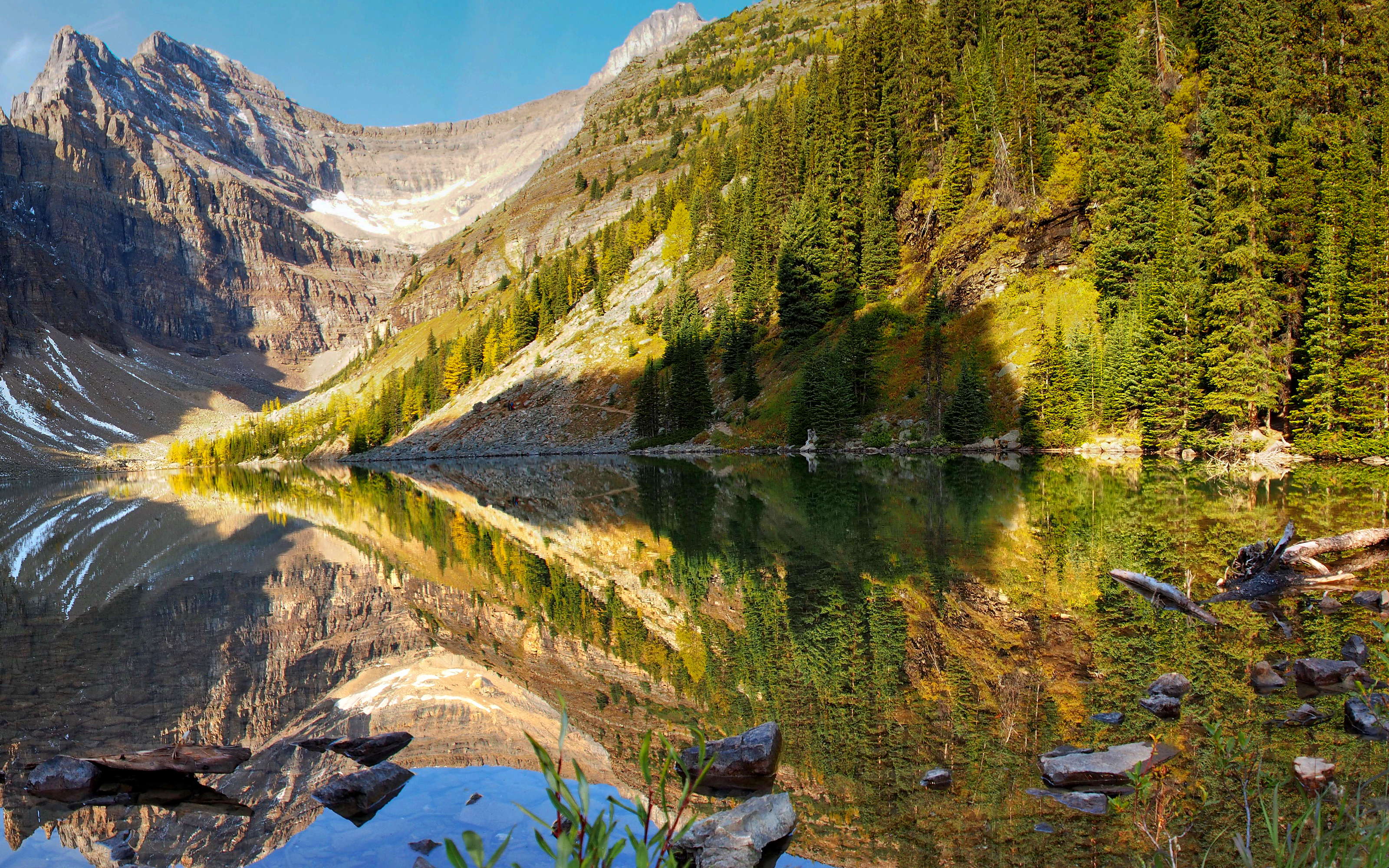 Descarga gratis la imagen Naturaleza, Montaña, Acantilado, Tierra/naturaleza, Reflejo en el escritorio de tu PC