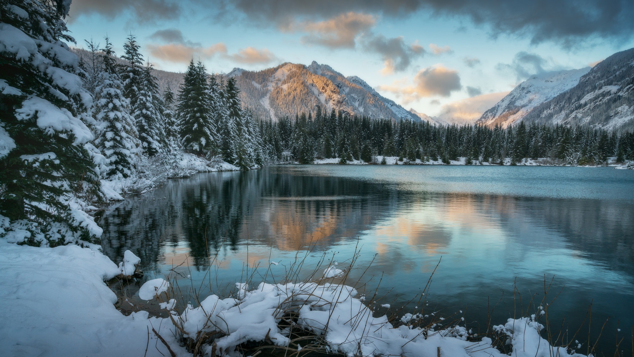 Handy-Wallpaper Winter, Natur, Schnee, Seen, See, Gebirge, Erde/natur kostenlos herunterladen.
