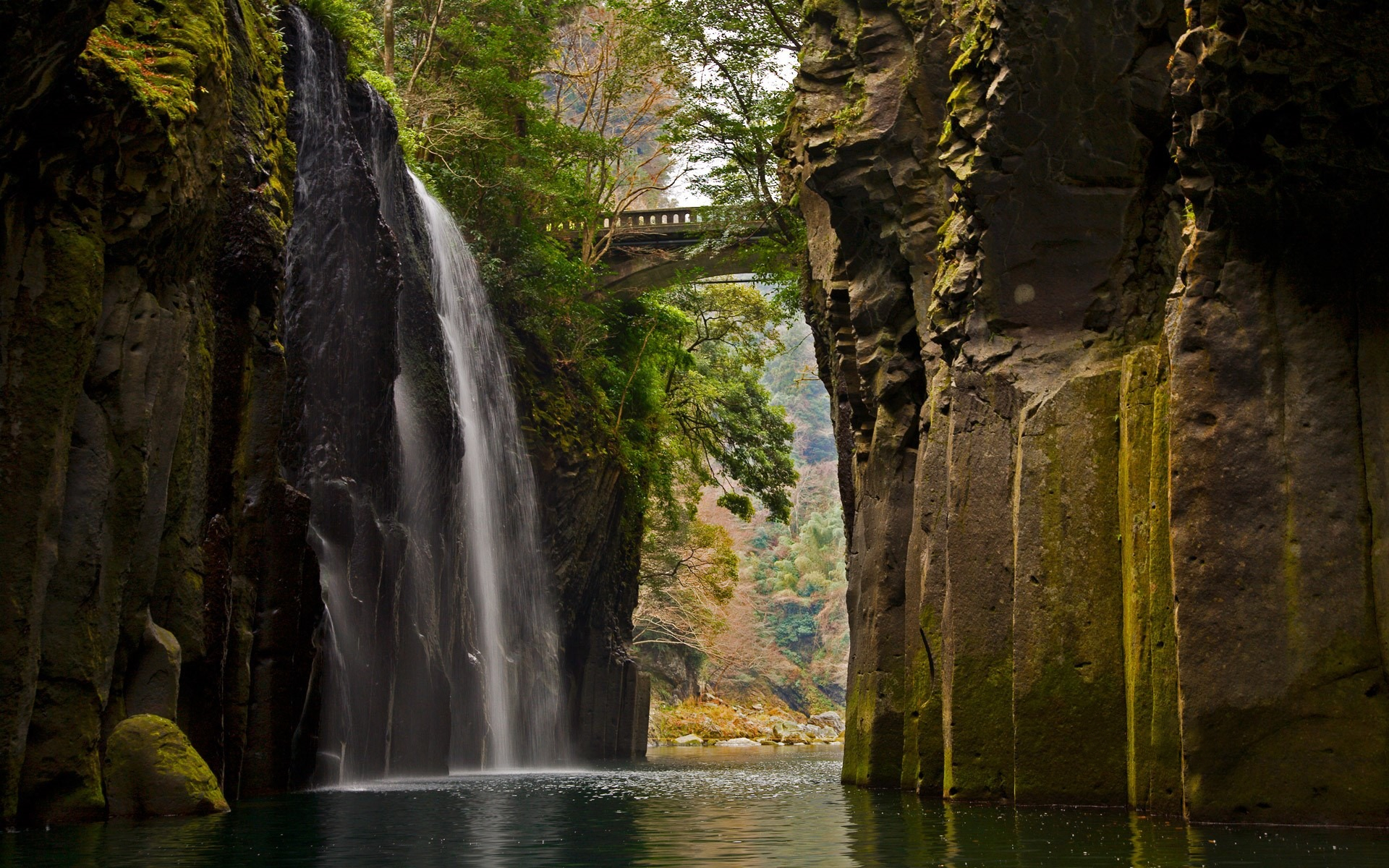 Download mobile wallpaper Waterfalls, Waterfall, Earth, Japan for free.