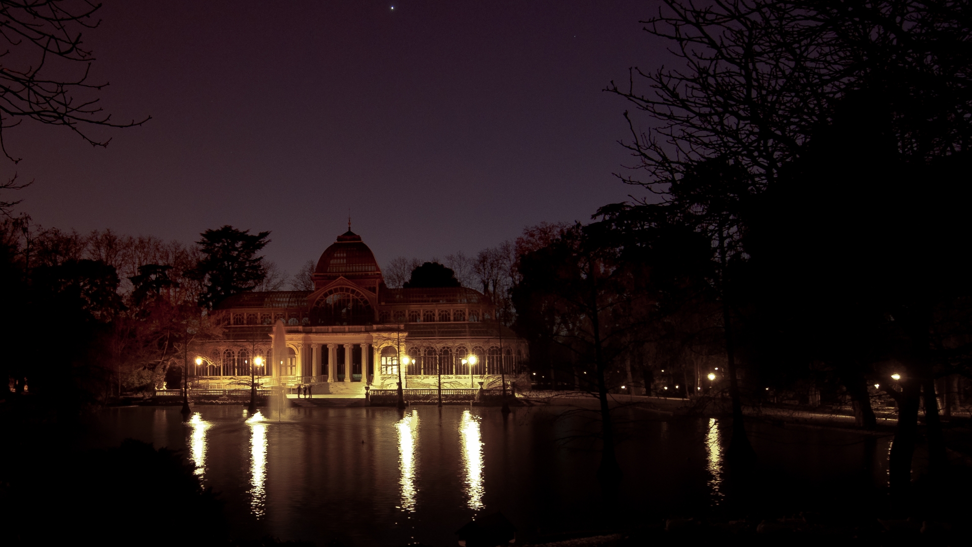 man made, palacio de cristal