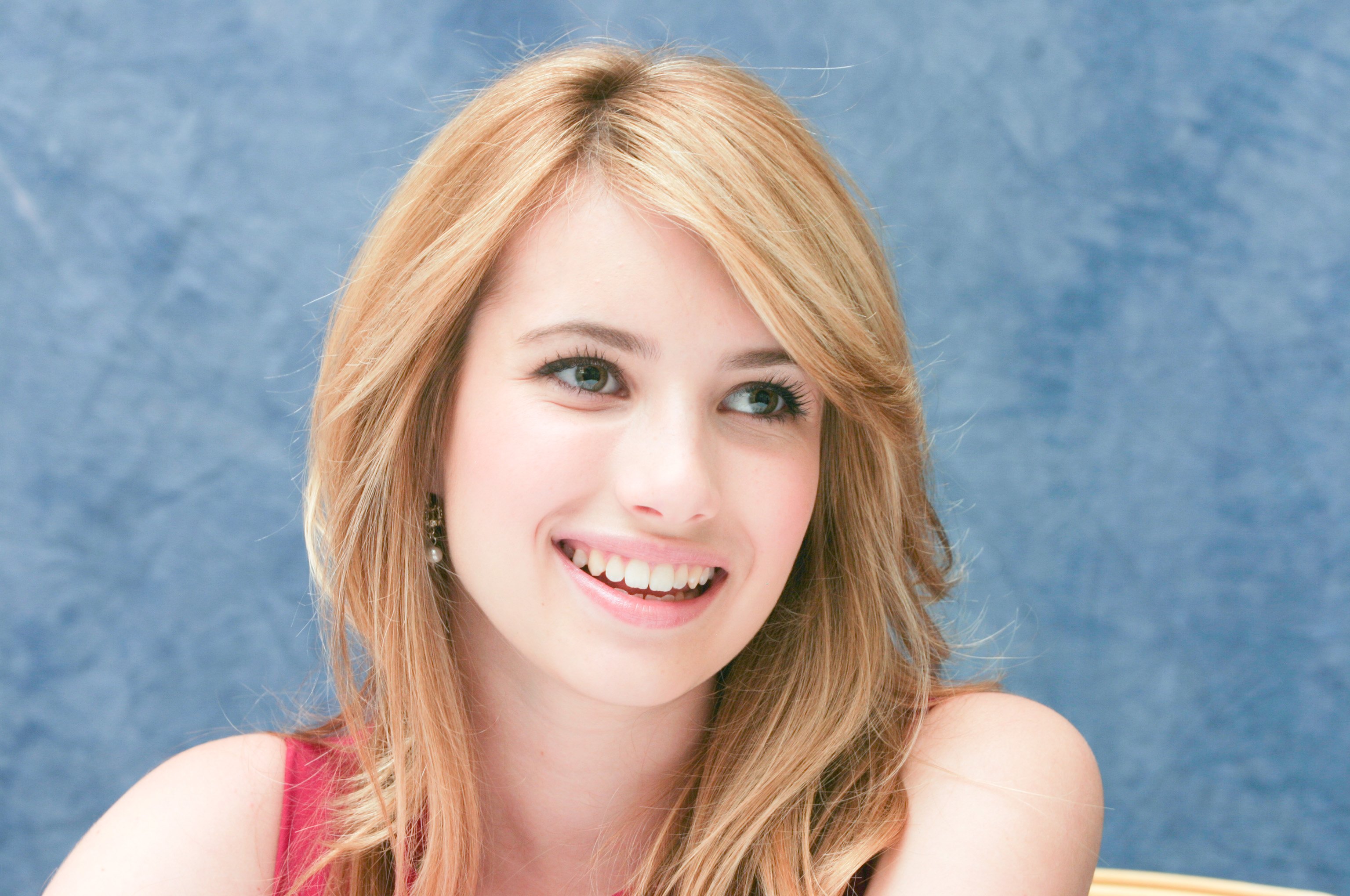 696099 Fondos de pantalla e Emma Roberts imágenes en el escritorio. Descarga protectores de pantalla  en tu PC gratis