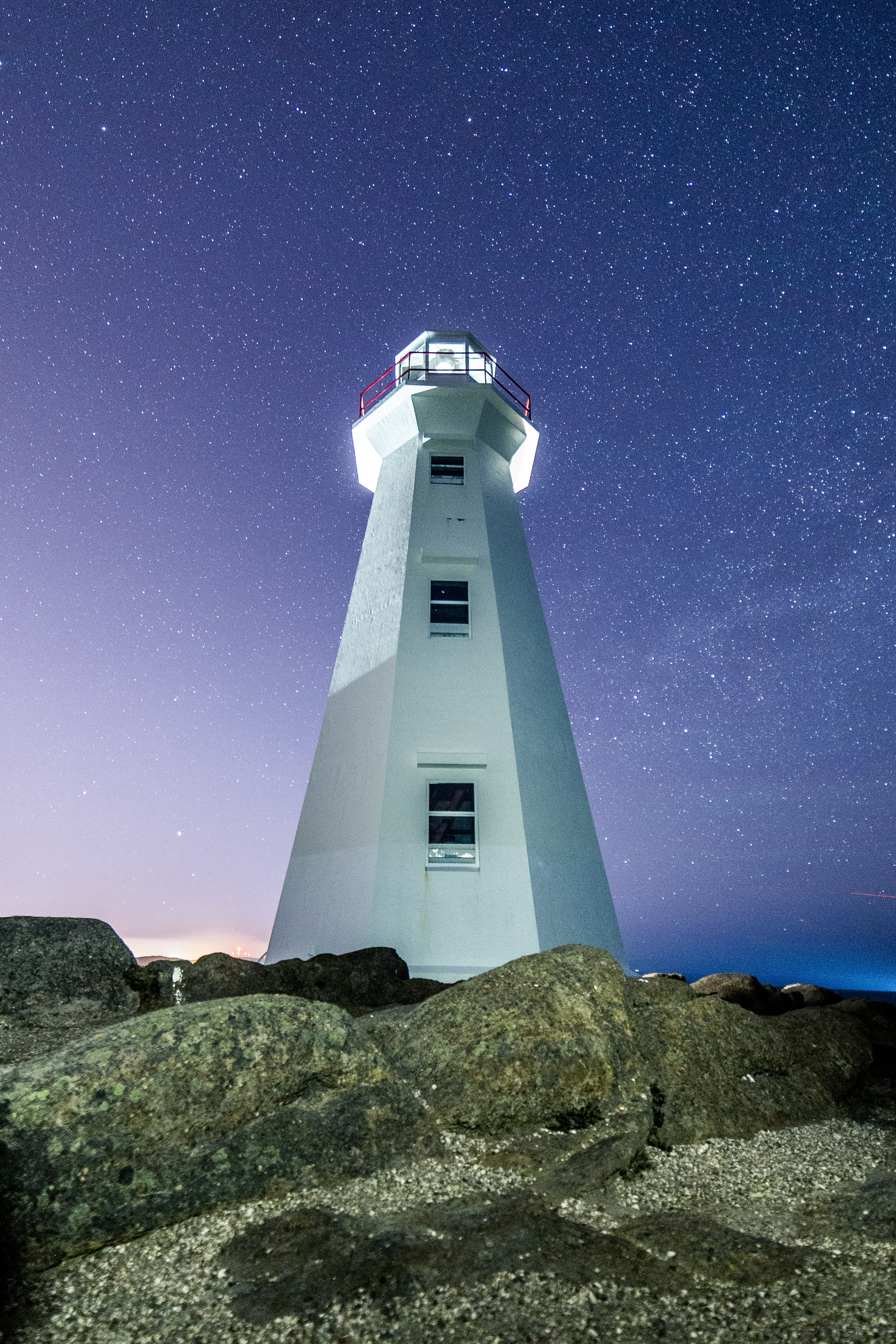 Free download wallpaper Building, Miscellanea, Miscellaneous, Starry Sky, Night, Lighthouse on your PC desktop