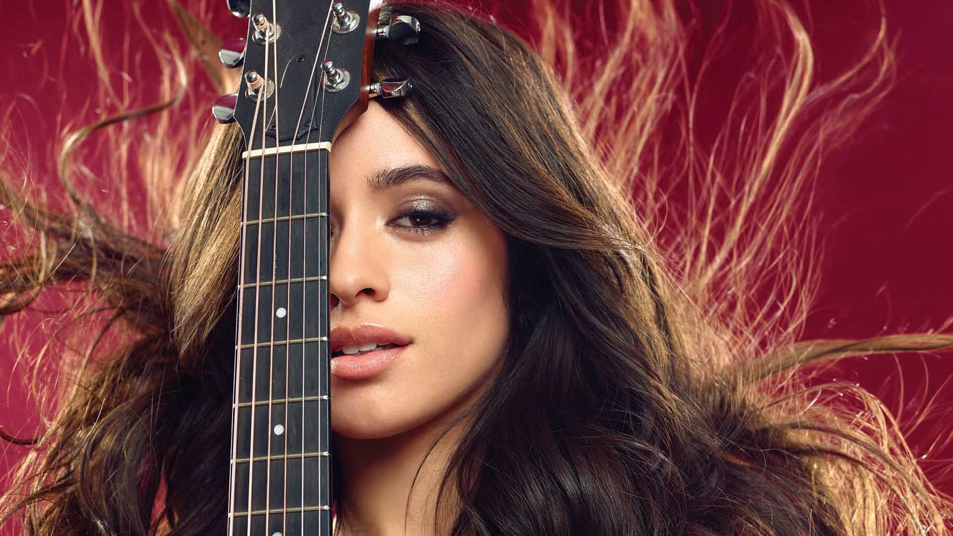 Handy-Wallpaper Musik, Gitarre, Sänger, Brünette, Braune Augen, Latina, Camila Cabello kostenlos herunterladen.