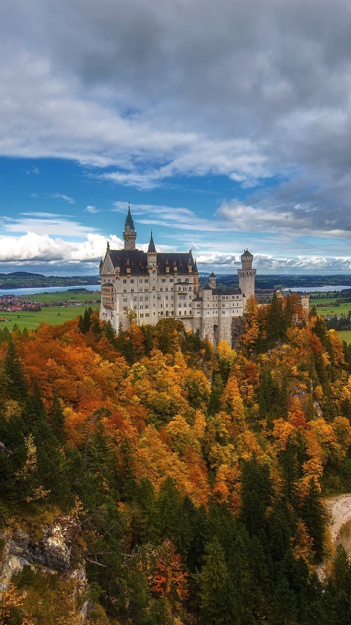 Baixar papel de parede para celular de Outono, Castelos, Floresta, Cair, Castelo, Castelo De Neuschwanstein, Feito Pelo Homem gratuito.