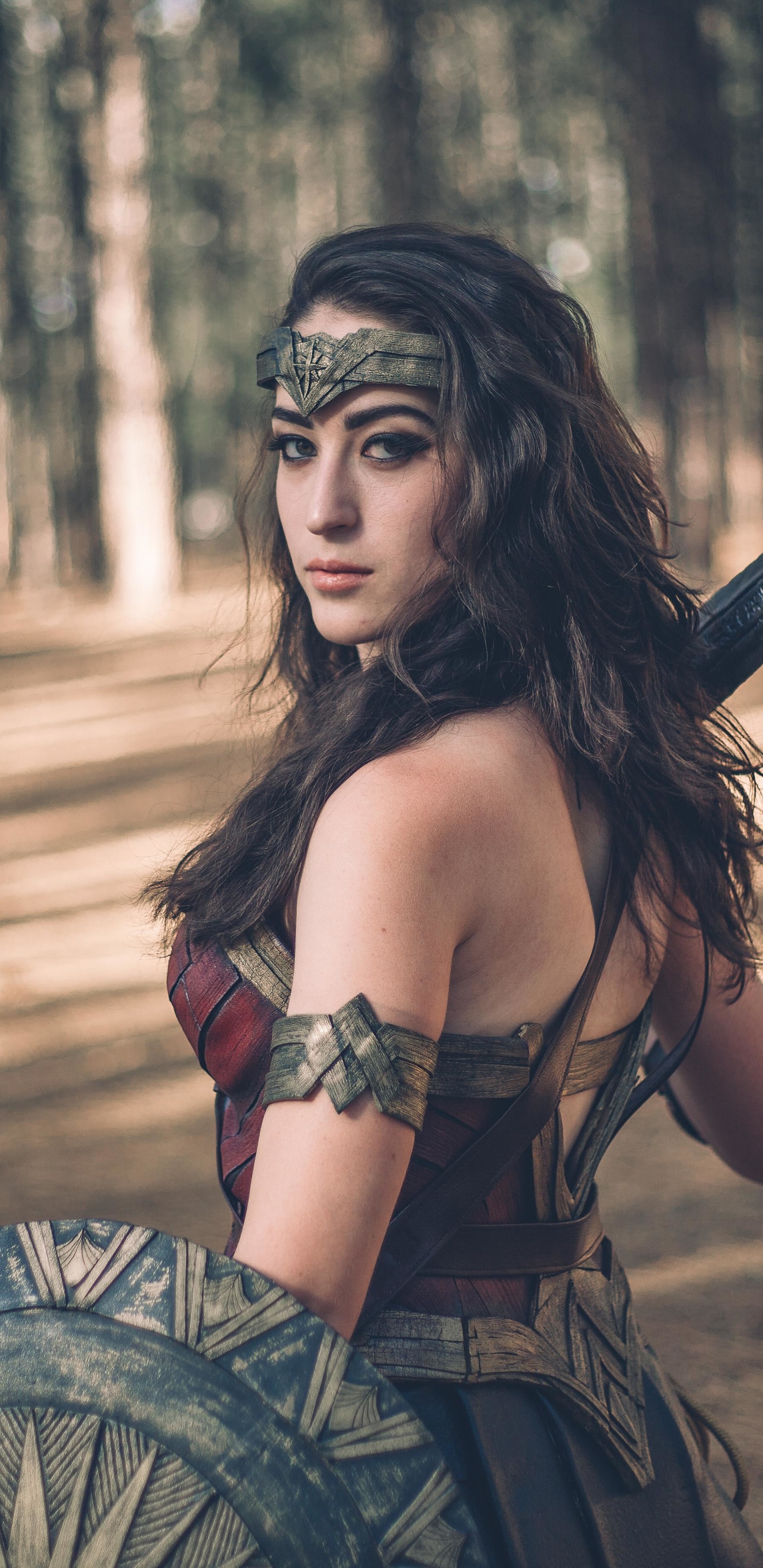 Download mobile wallpaper Brunette, Model, Women, Dc Comics, Wonder Woman, Cosplay for free.