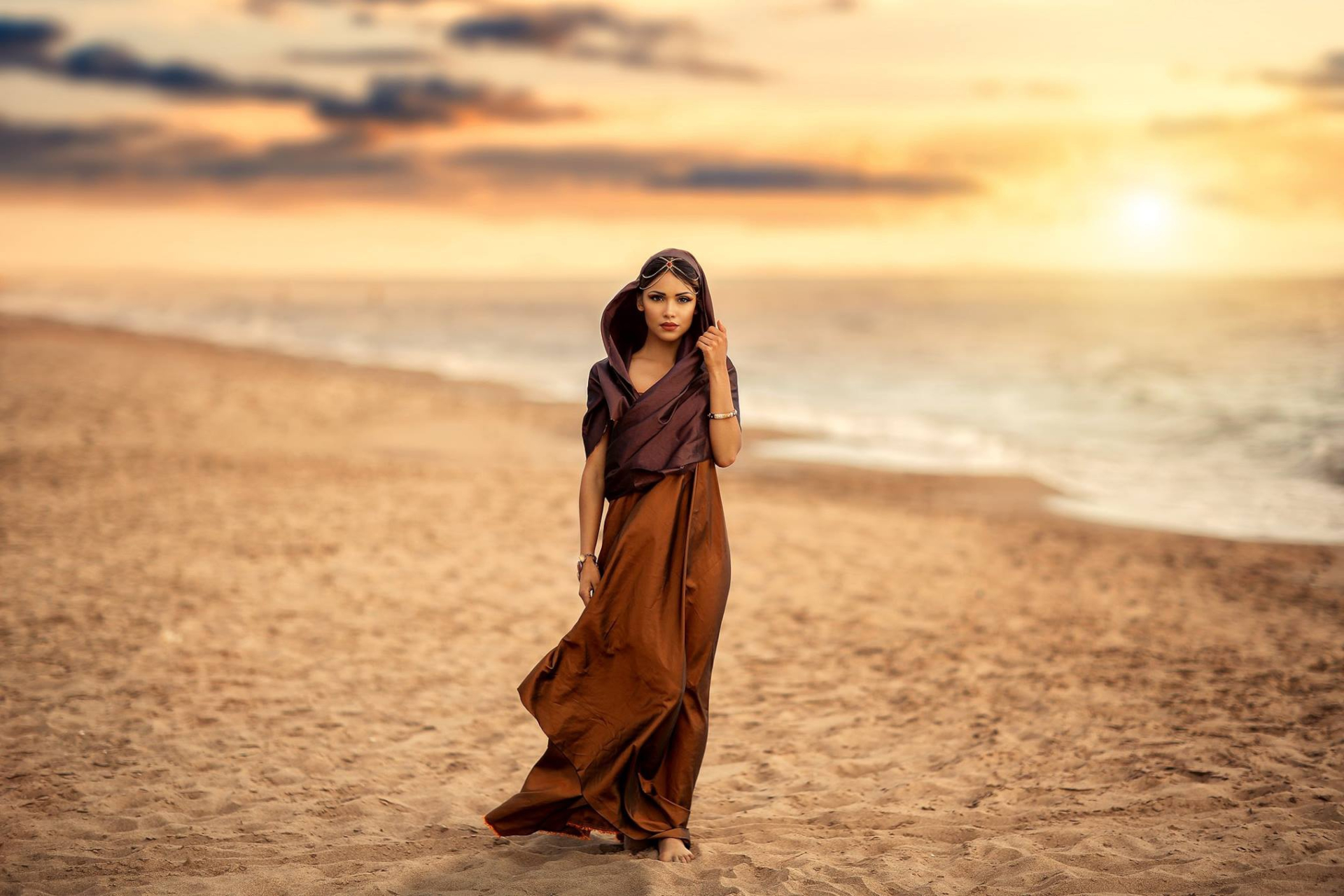 Free download wallpaper Sunset, Sea, Beach, Sand, Model, Women, Maggie Ferraro on your PC desktop