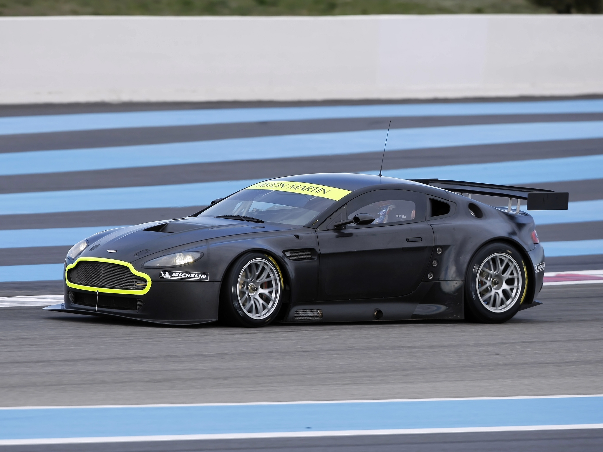 Download mobile wallpaper 2008, V8, Vantage, Side View, Aston Martin, Speed, Sports, Cars for free.