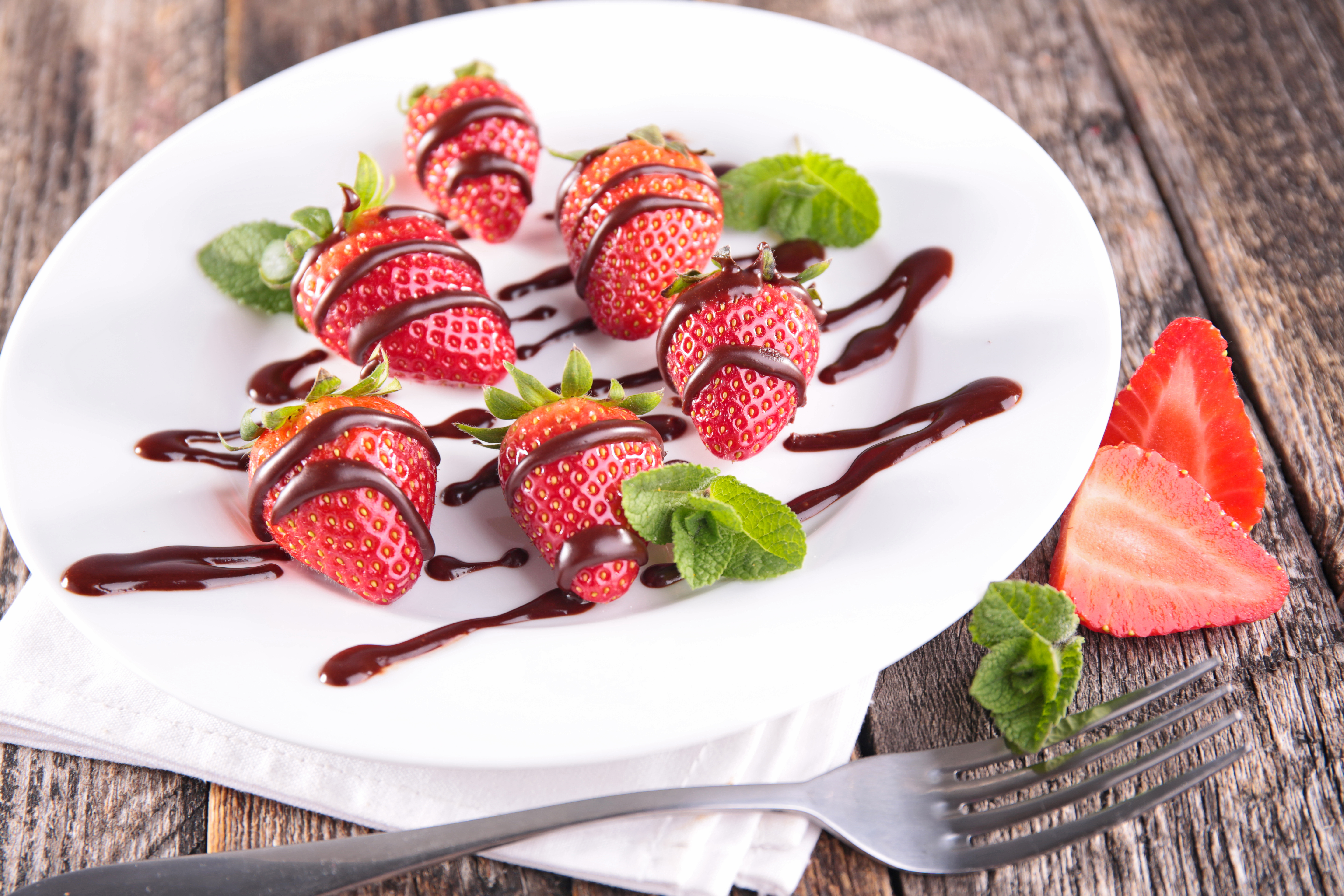 Laden Sie das Erdbeere, Schokolade, Frucht, Nahrungsmittel, Früchte-Bild kostenlos auf Ihren PC-Desktop herunter