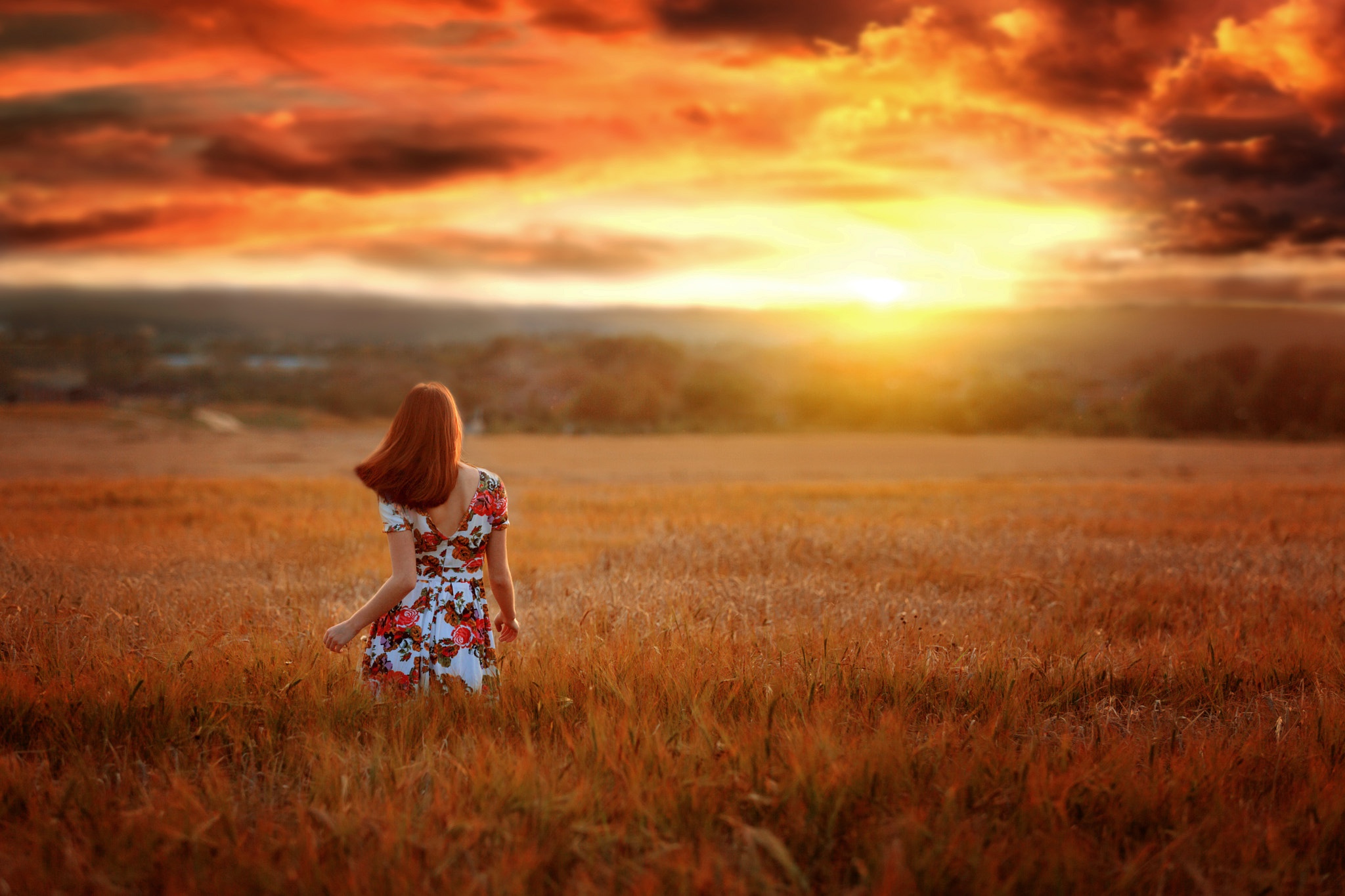 Descarga gratuita de fondo de pantalla para móvil de Cielo, Campo, Mujeres, Atardecer, Estado De Ánimo.