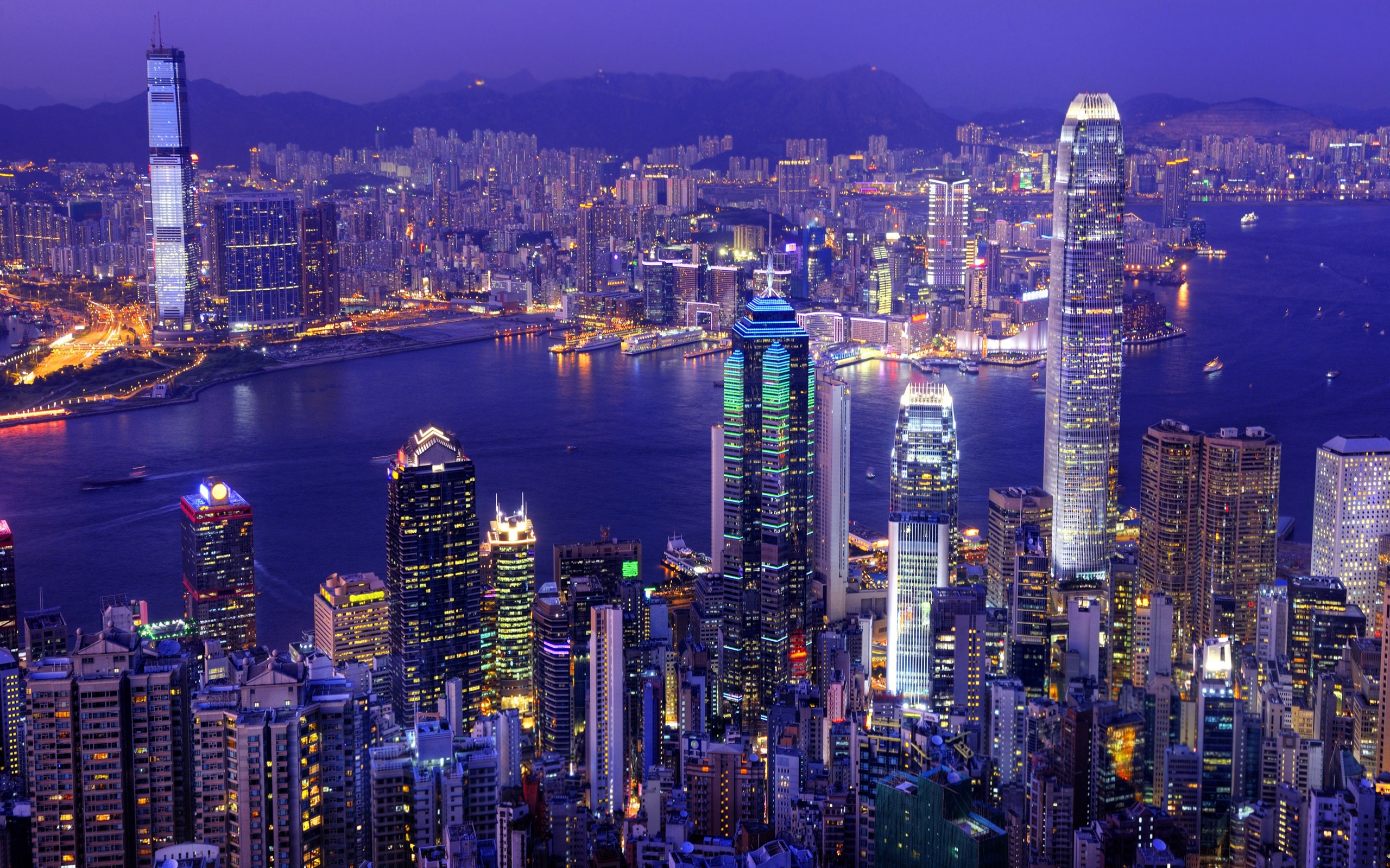 Скачать картинку Города, Ночь, Город, Городской Пейзаж, Гонконг, Сделано Человеком в телефон бесплатно.