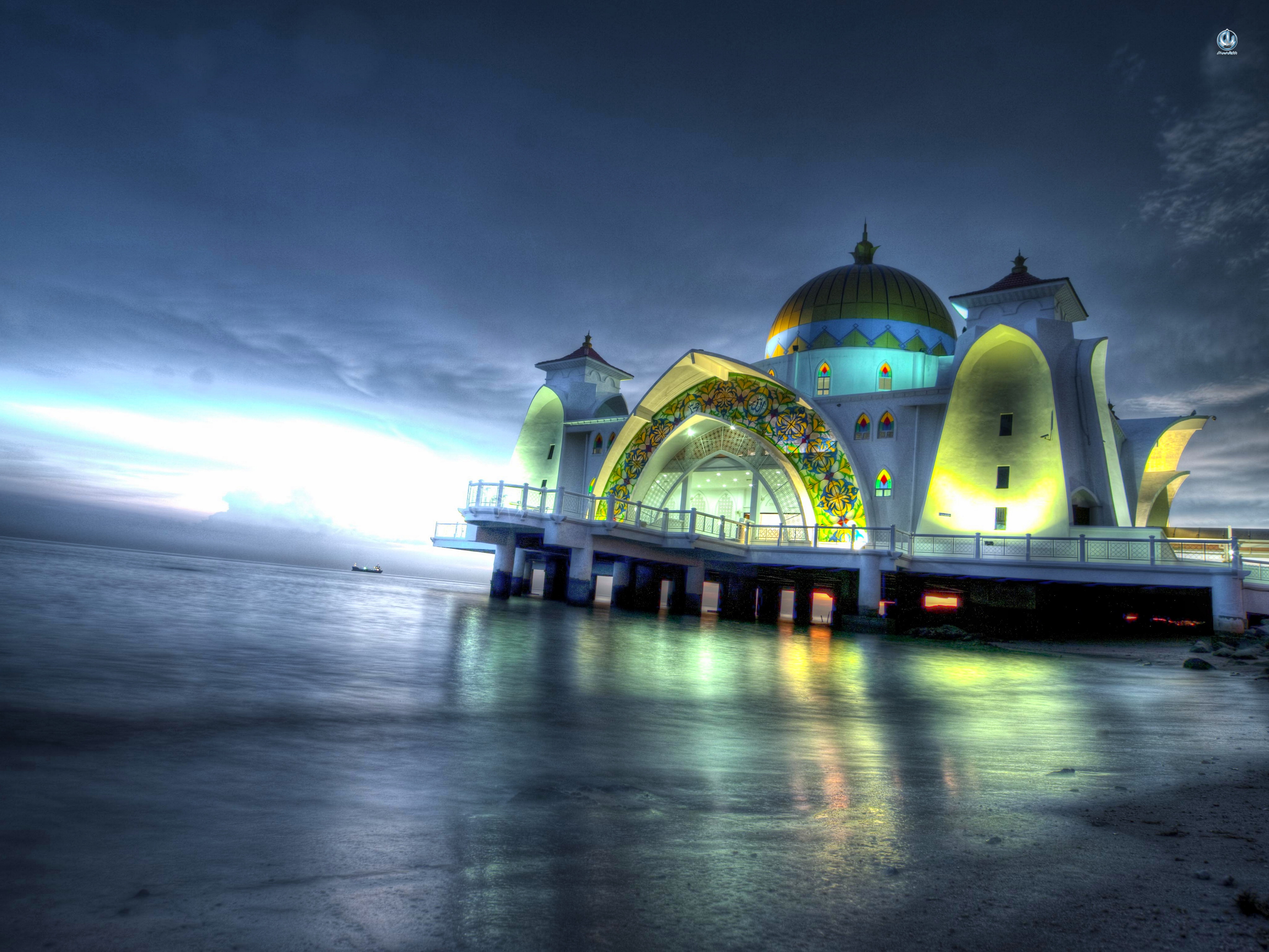 Скачать обои Мечеть Малаккского Пролива на телефон бесплатно