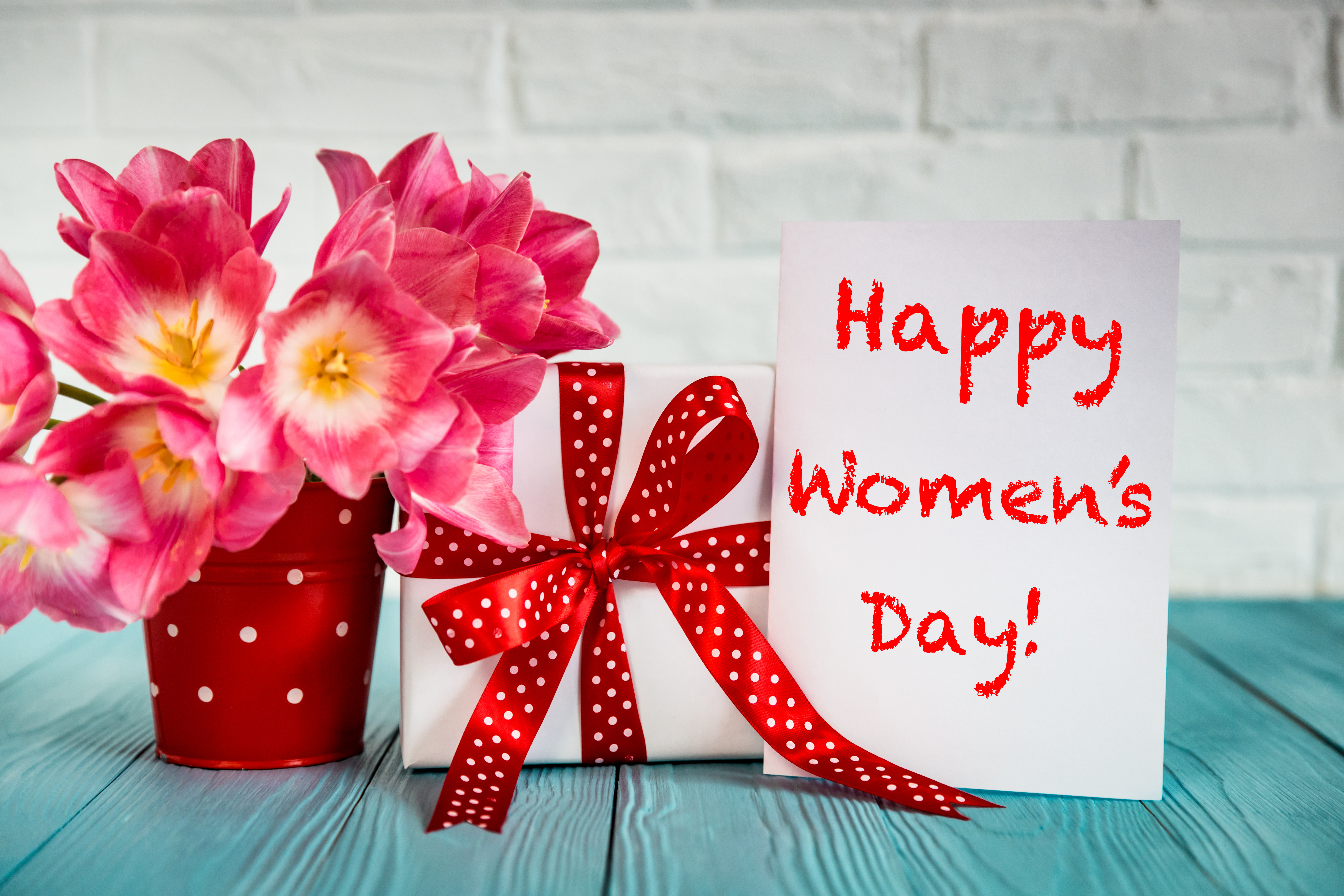 821327 baixar papel de parede feriados, dia internacional da mulher, flor, presente, flor rosa - protetores de tela e imagens gratuitamente