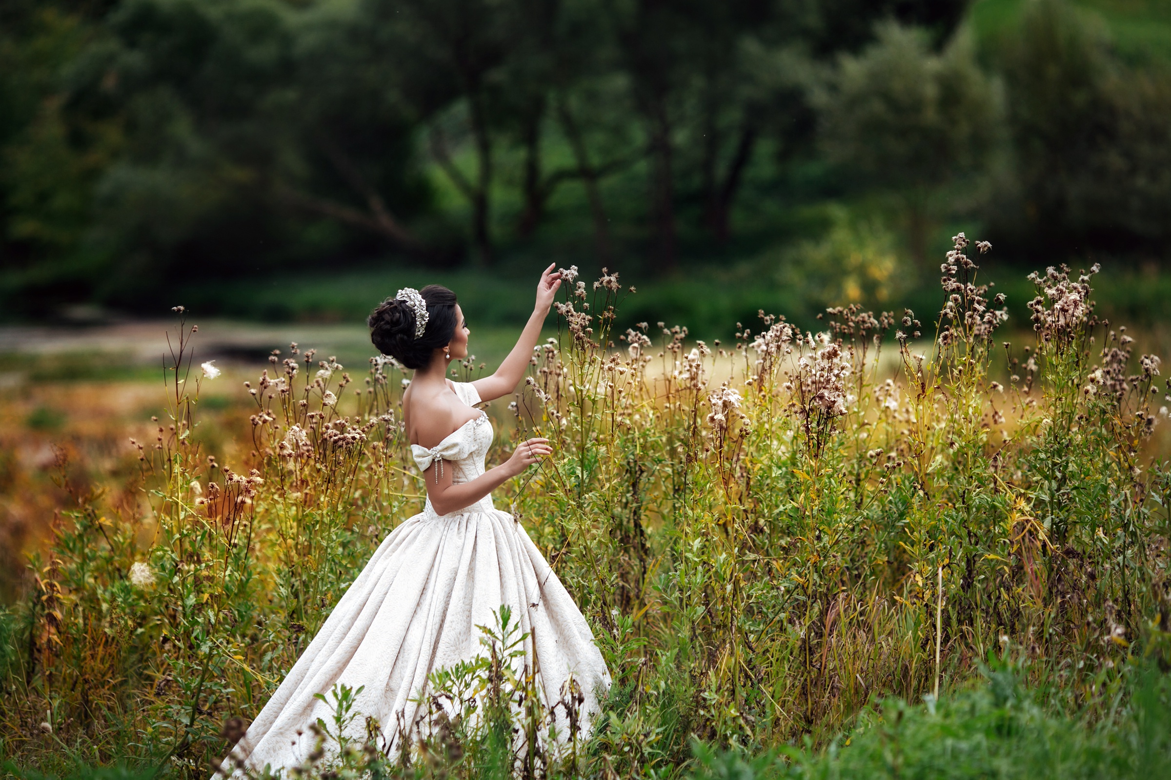 Handy-Wallpaper Natur, Stimmung, Kleid, Frauen kostenlos herunterladen.