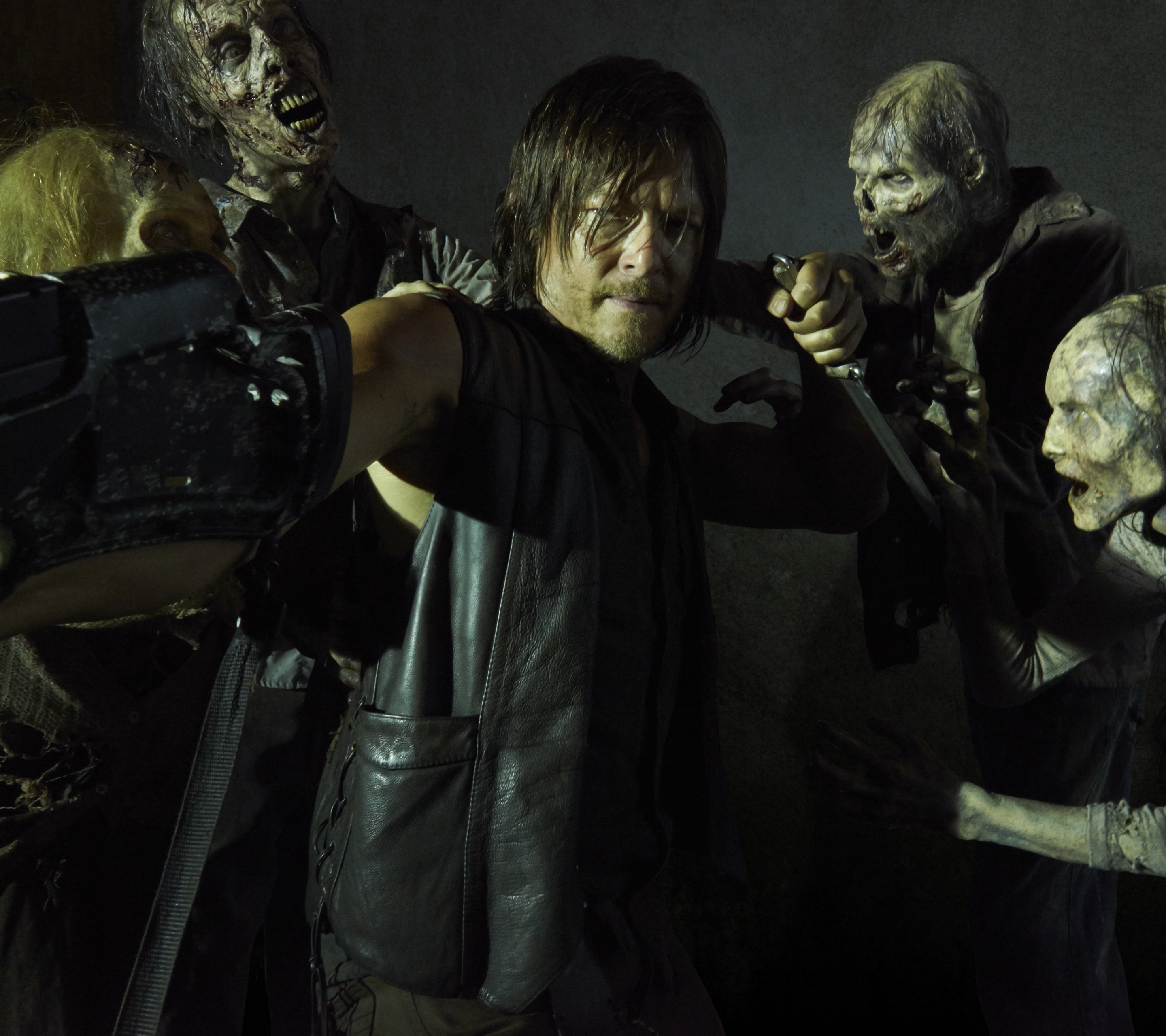 Download mobile wallpaper Tv Show, Zombie, Norman Reedus, The Walking Dead, Daryl Dixon for free.