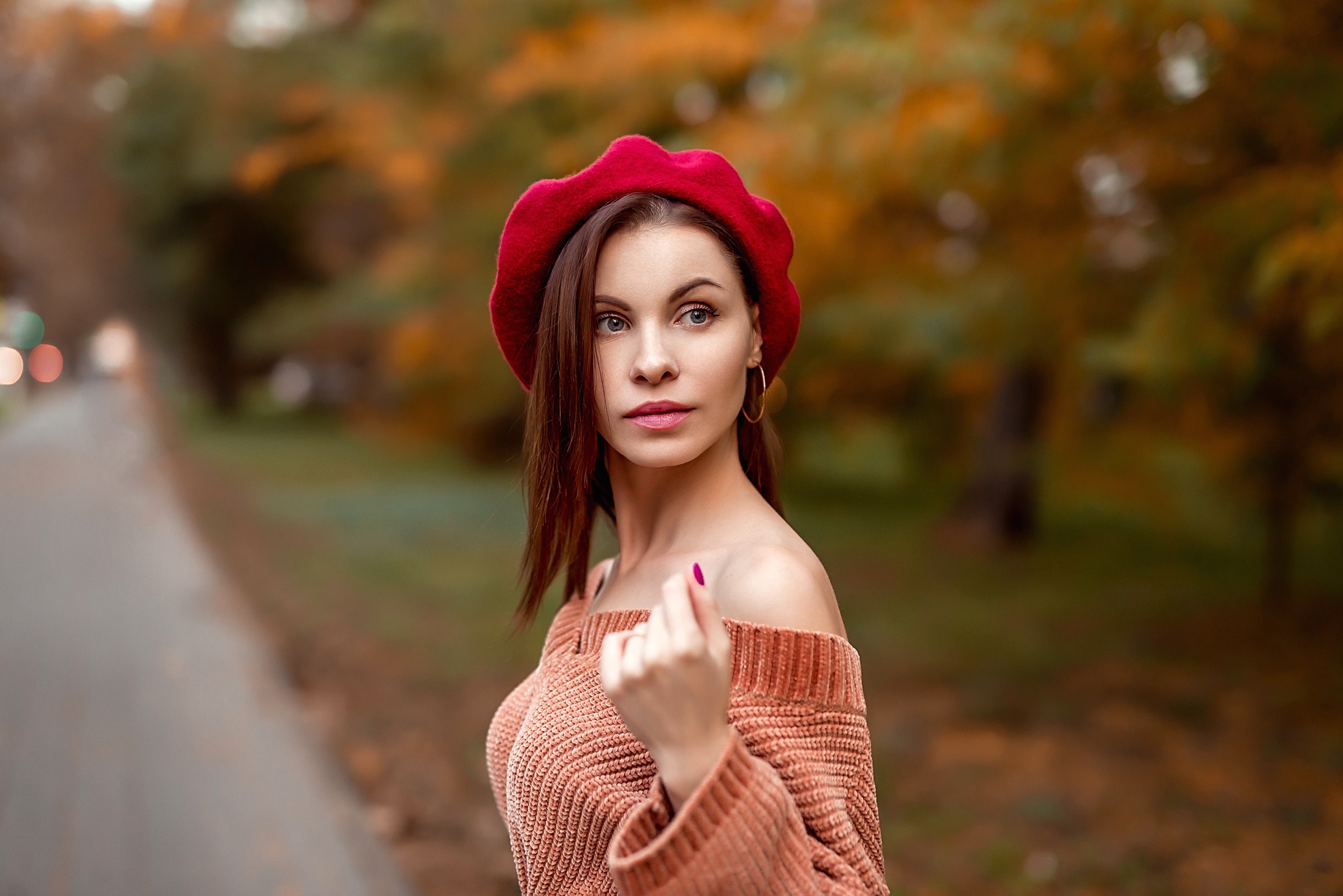 無料モバイル壁紙赤毛, 帽子, 青い目, モデル, 女性, 被写界深度をダウンロードします。