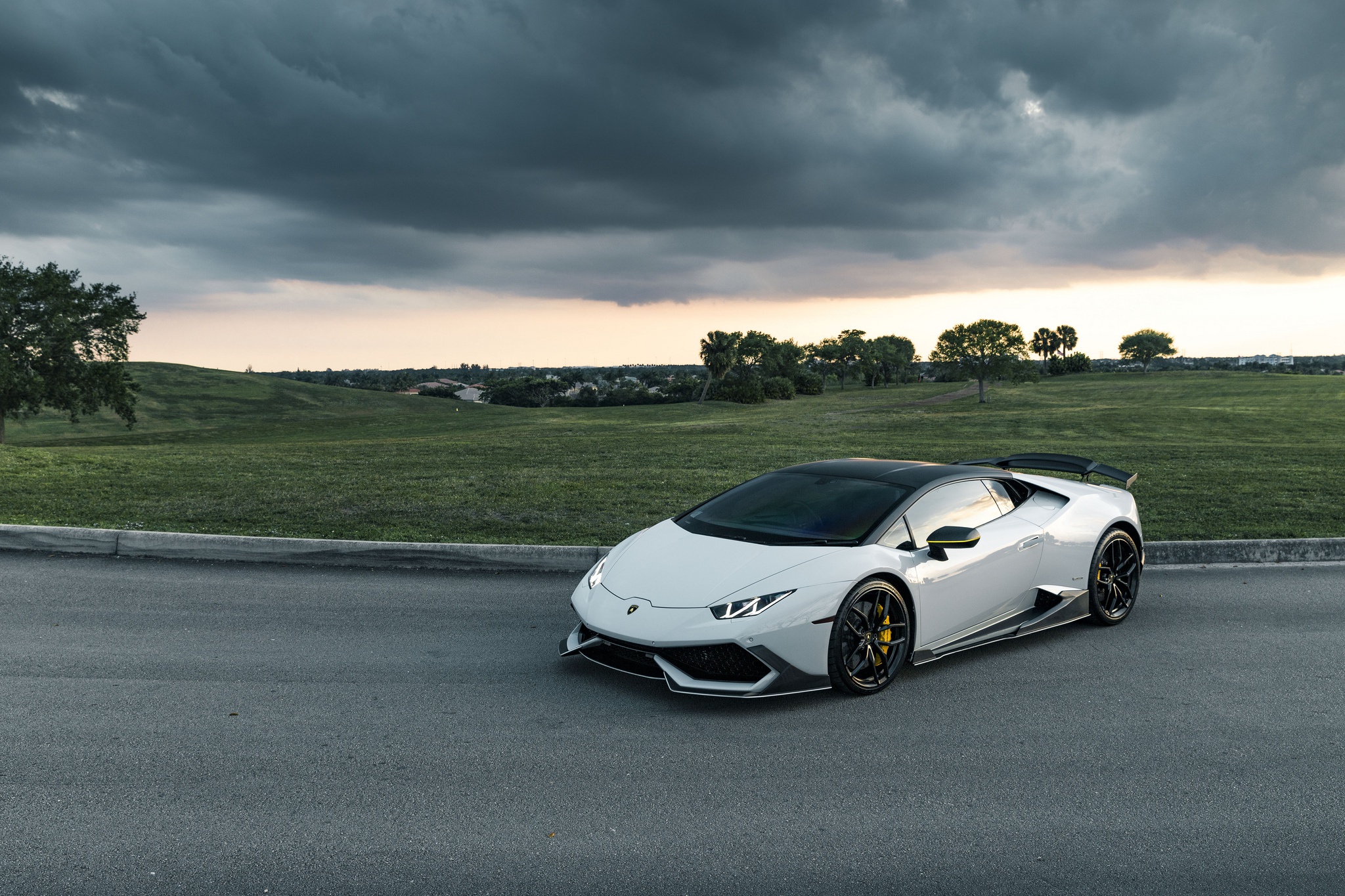 Laden Sie das Lamborghini, Autos, Supersportwagen, Fahrzeuge, Weißes Auto, Lamborghini Huracán-Bild kostenlos auf Ihren PC-Desktop herunter
