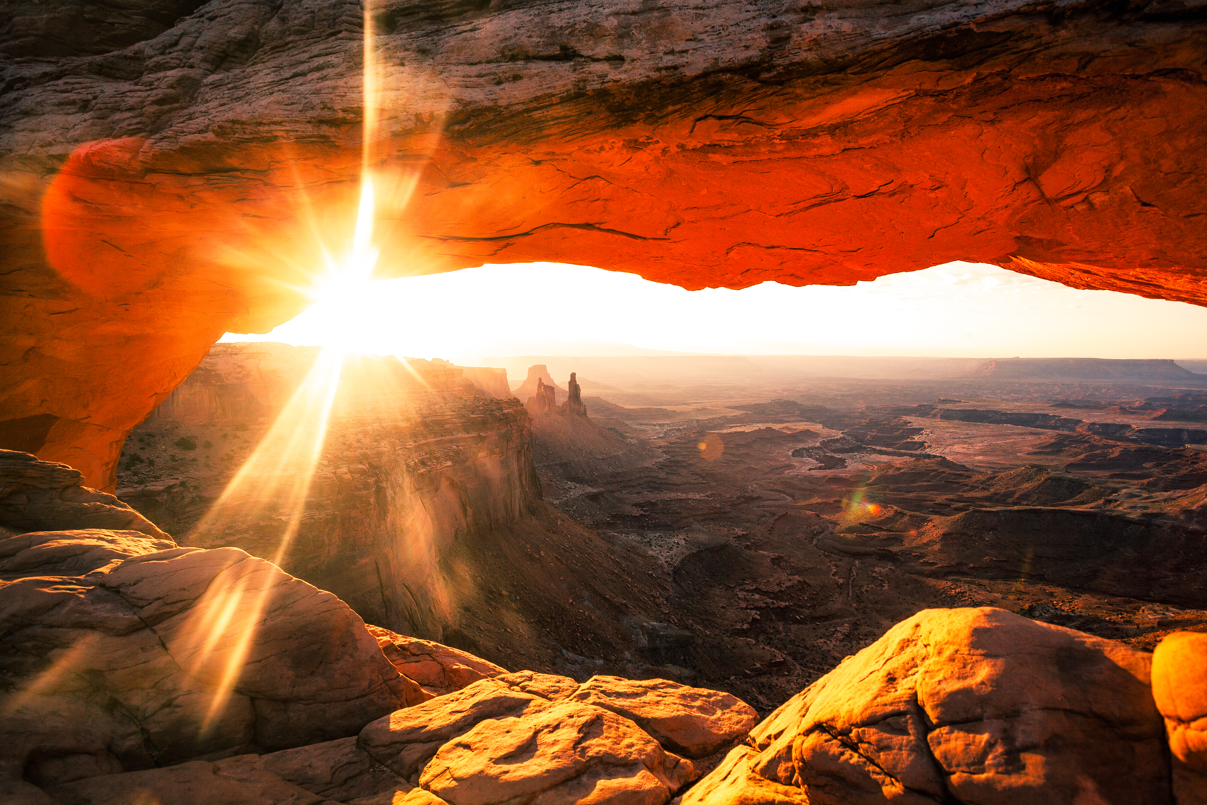 Laden Sie das Landschaft, Natur, Horizont, Sonnenaufgang, Utah, Schluchten, Erde/natur, Felsentor, Mesa Bogen-Bild kostenlos auf Ihren PC-Desktop herunter