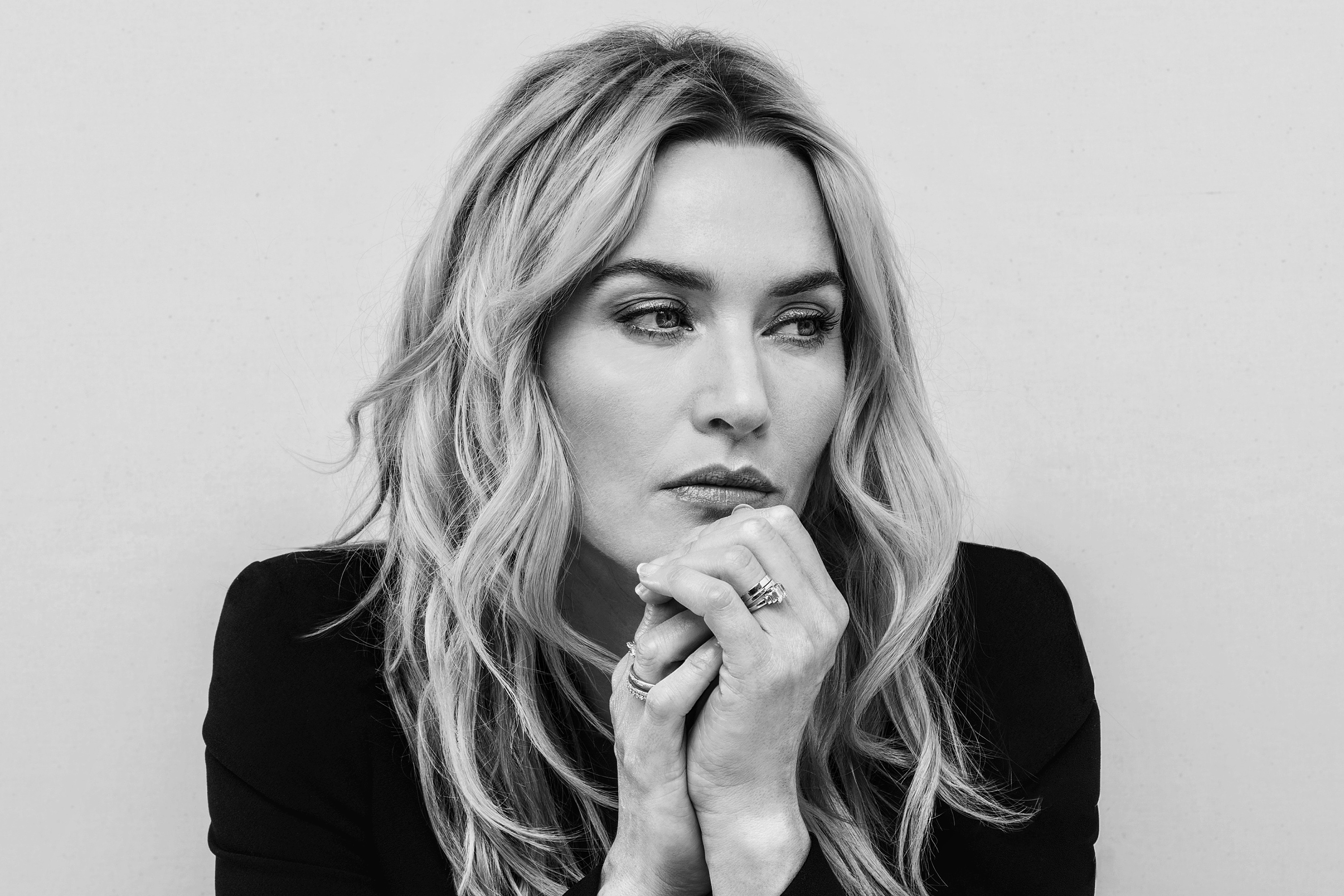 Download mobile wallpaper English, Face, Celebrity, Black & White, Actress, Kate Winslet for free.