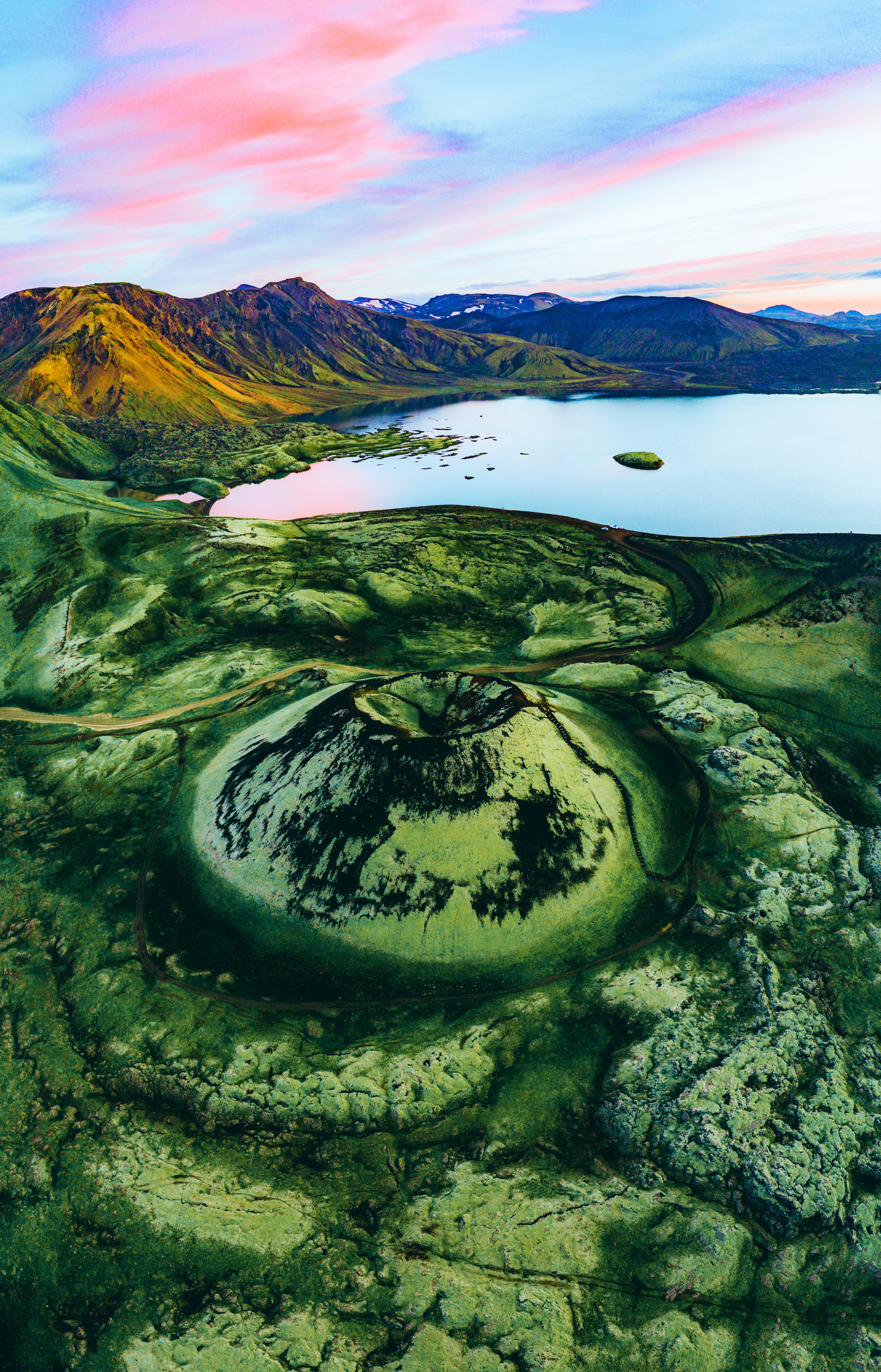 133097 скачать обои кратер, исландия, природа, горы, озеро - заставки и картинки бесплатно