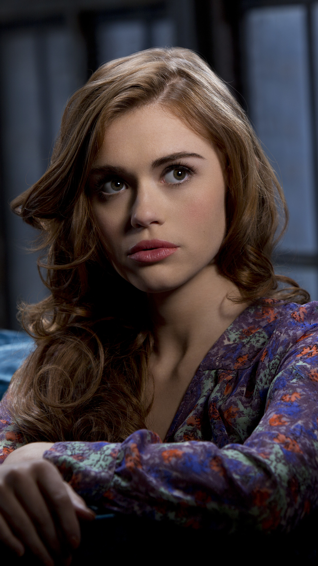 Download mobile wallpaper Redhead, Green Eyes, Celebrity, Actress, Holland Roden for free.