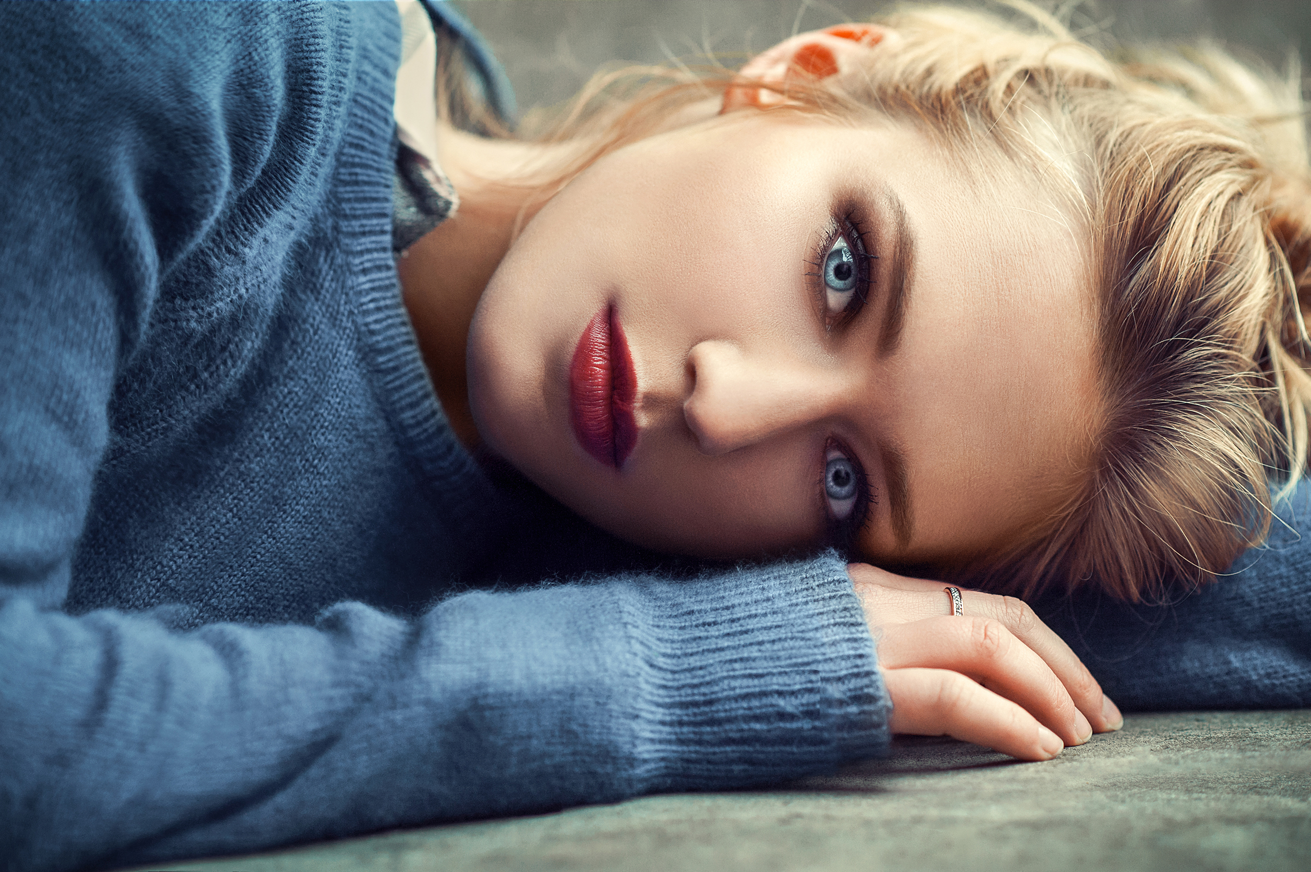 Handy-Wallpaper Gesicht, Modell, Frauen, Blaue Augen, Lippenstift, Eva Mikulski kostenlos herunterladen.