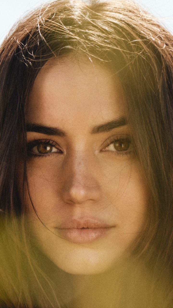 Download mobile wallpaper Face, Brunette, Celebrity, Actress, Ana De Armas, Cuban for free.