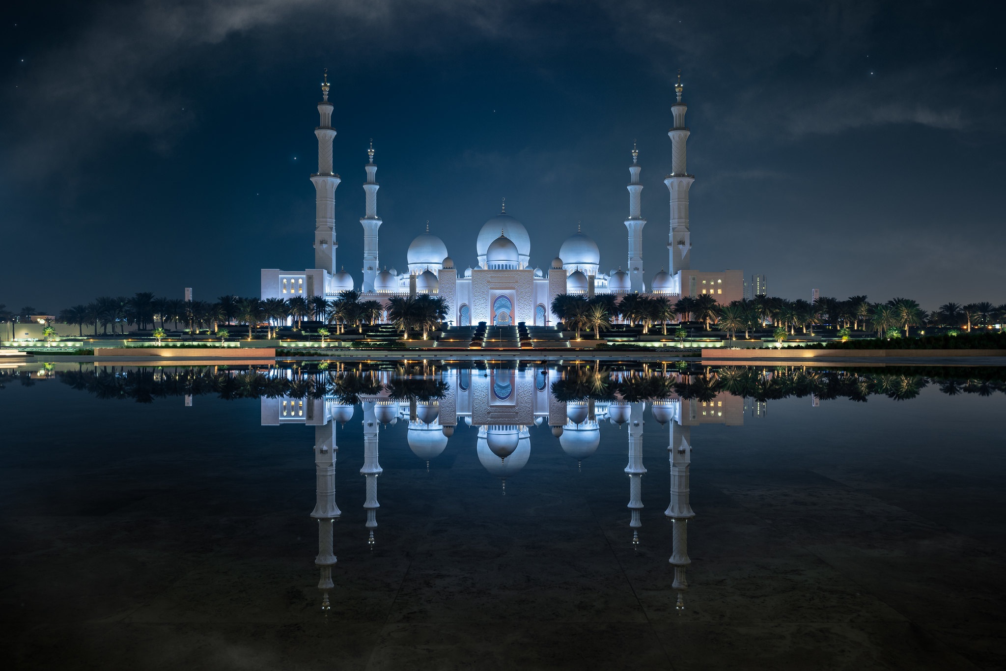 480280 Bild herunterladen religiös, moschee, abu dhabi, architektur, nacht, spiegelung, vereinigte arabische emirate, moscheen - Hintergrundbilder und Bildschirmschoner kostenlos
