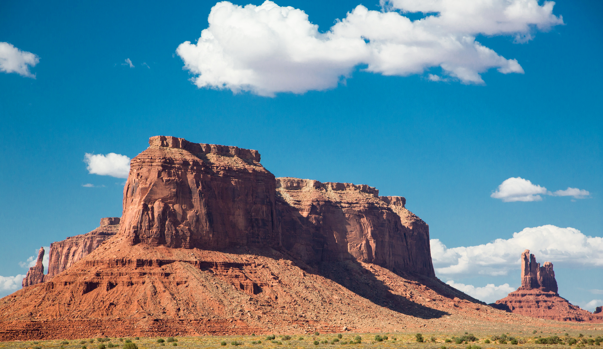 Download mobile wallpaper Landscape, Desert, Usa, Mountain, Earth, Cliff, Monument Valley for free.