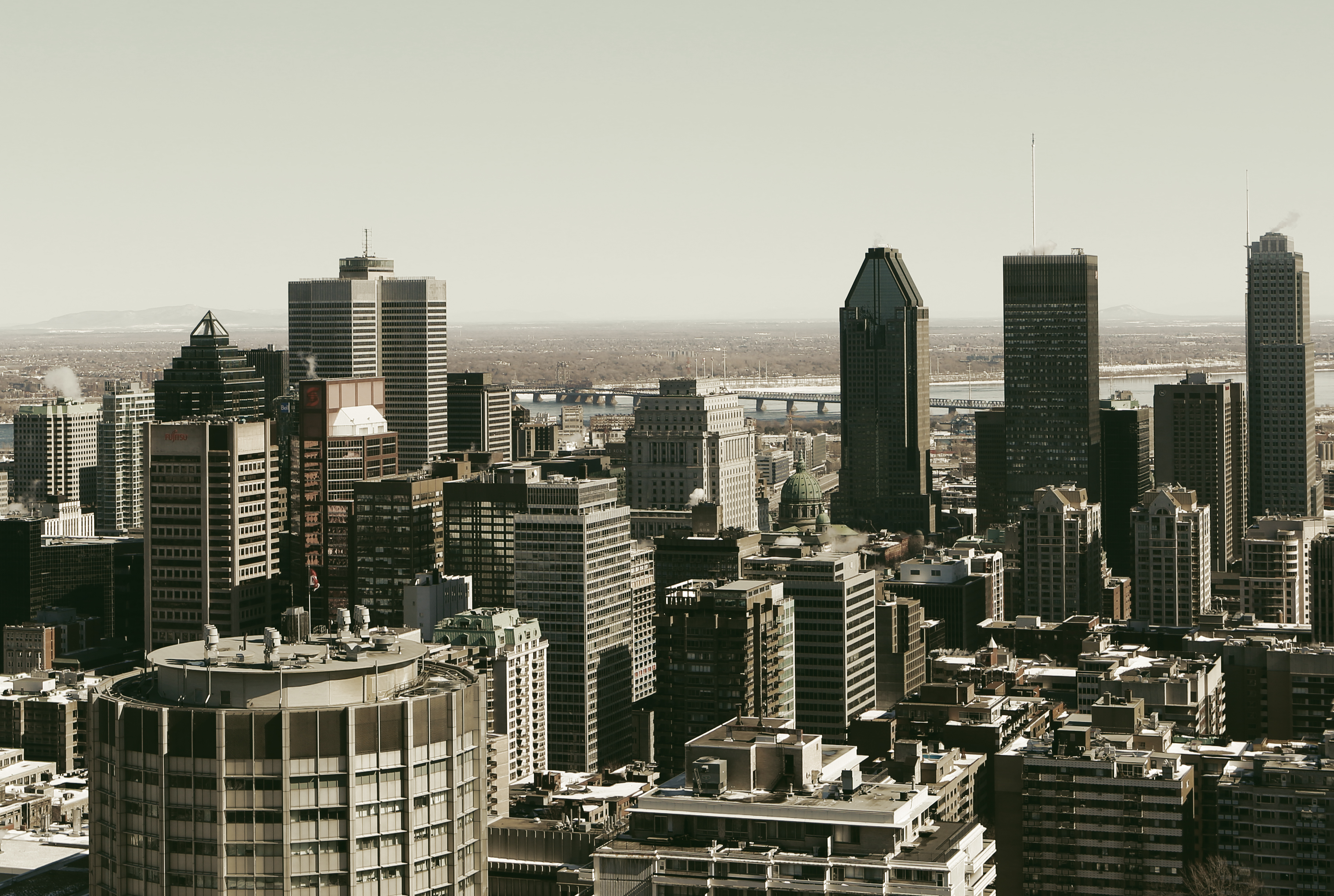 Скачать картинку Города, Горизонт, Канада, Монреаль, Сделано Человеком в телефон бесплатно.