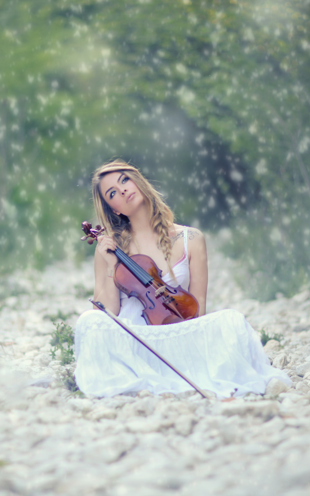 Download mobile wallpaper Mood, Women, Snowfall, Violin for free.