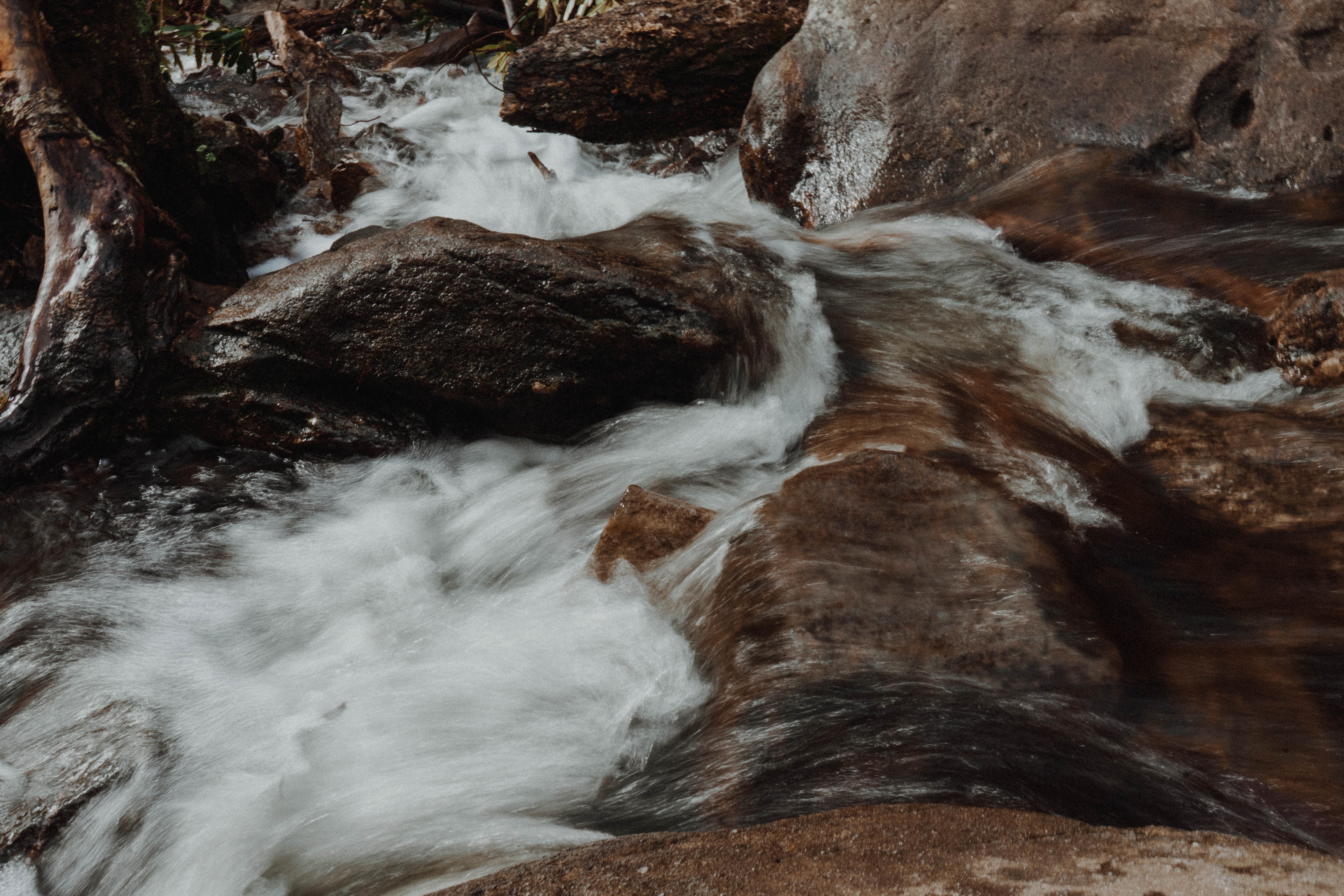 Laden Sie das Wasser, Stones, Fließen, Stream, Natur, Flüsse-Bild kostenlos auf Ihren PC-Desktop herunter