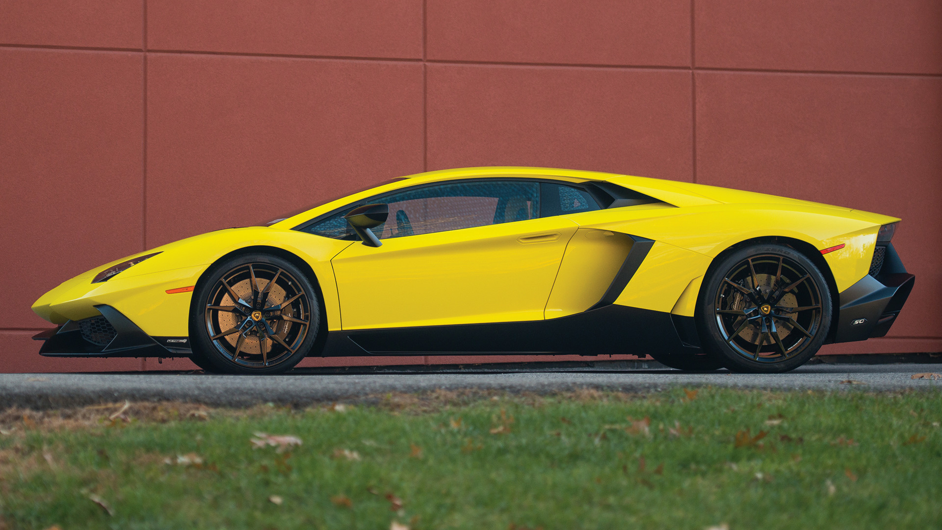 Download mobile wallpaper Lamborghini, Car, Supercar, Vehicles, Yellow Car, Lamborghini Aventador Lp 720 4 50º Anniversario for free.