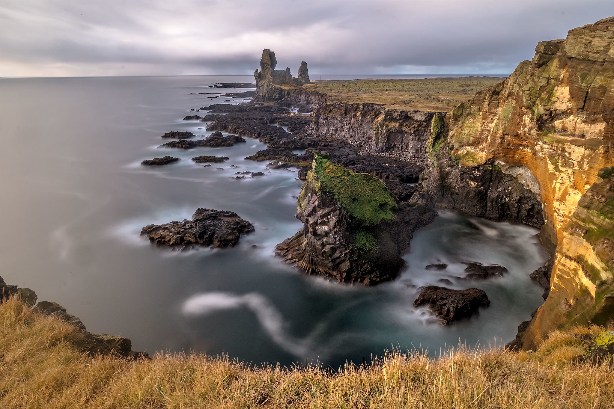 Baixe gratuitamente a imagem Mar, Penhasco, Islândia, Linha Costeira, Terra/natureza na área de trabalho do seu PC