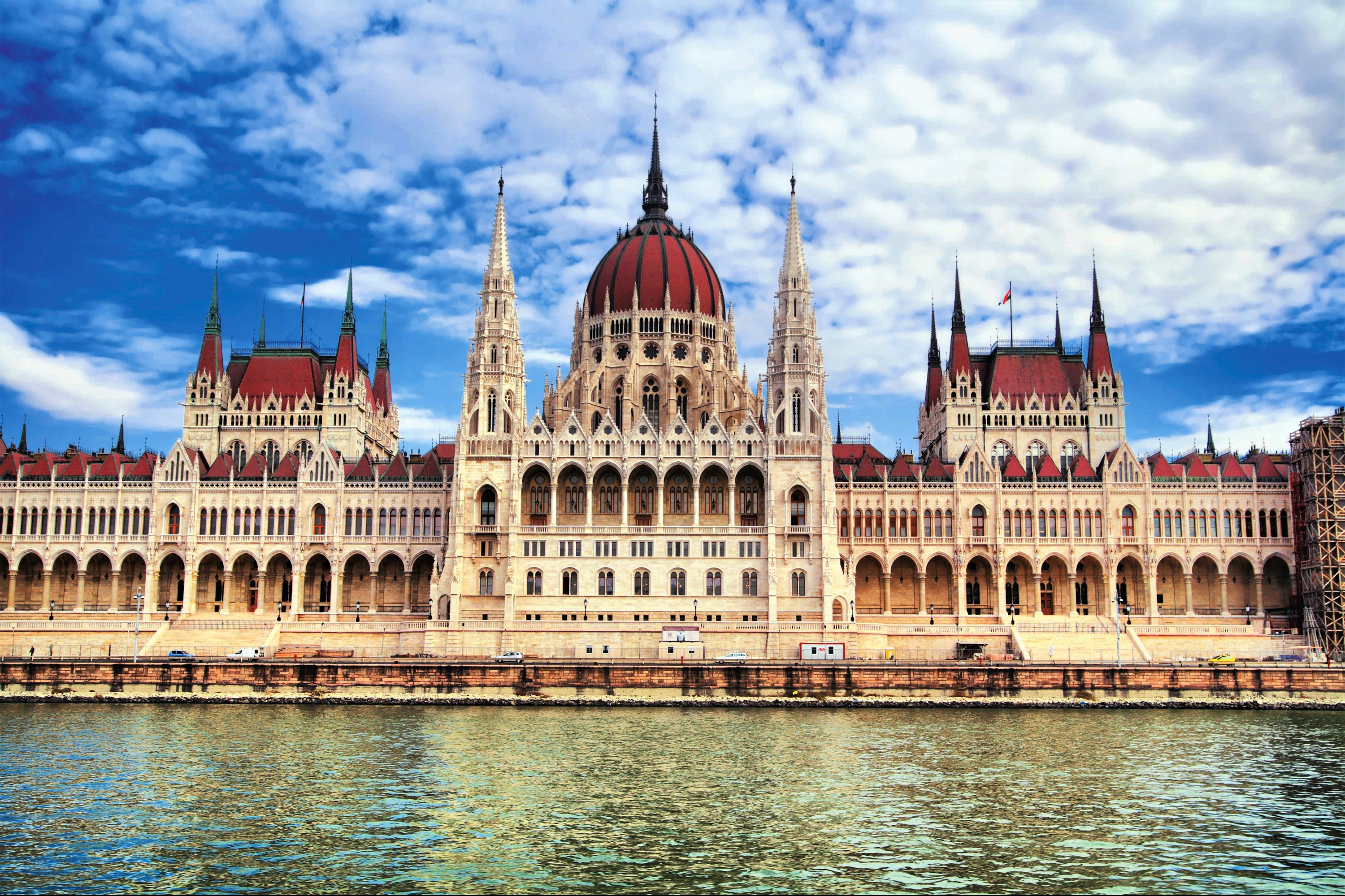 Скачать картинку Архитектура, Памятники, Венгрия, Будапешт, Сделано Человеком, Здание Венгерского Парламента в телефон бесплатно.