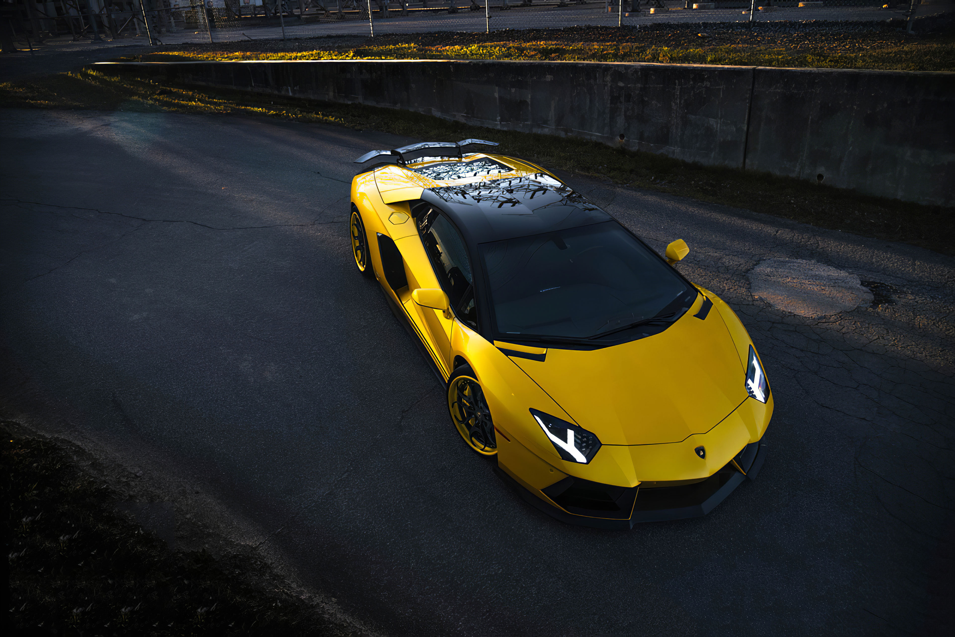 Baixe gratuitamente a imagem Lamborghini, Carro, Super Carro, Lamborghini Aventador, Veículos, Carro Amarelo na área de trabalho do seu PC