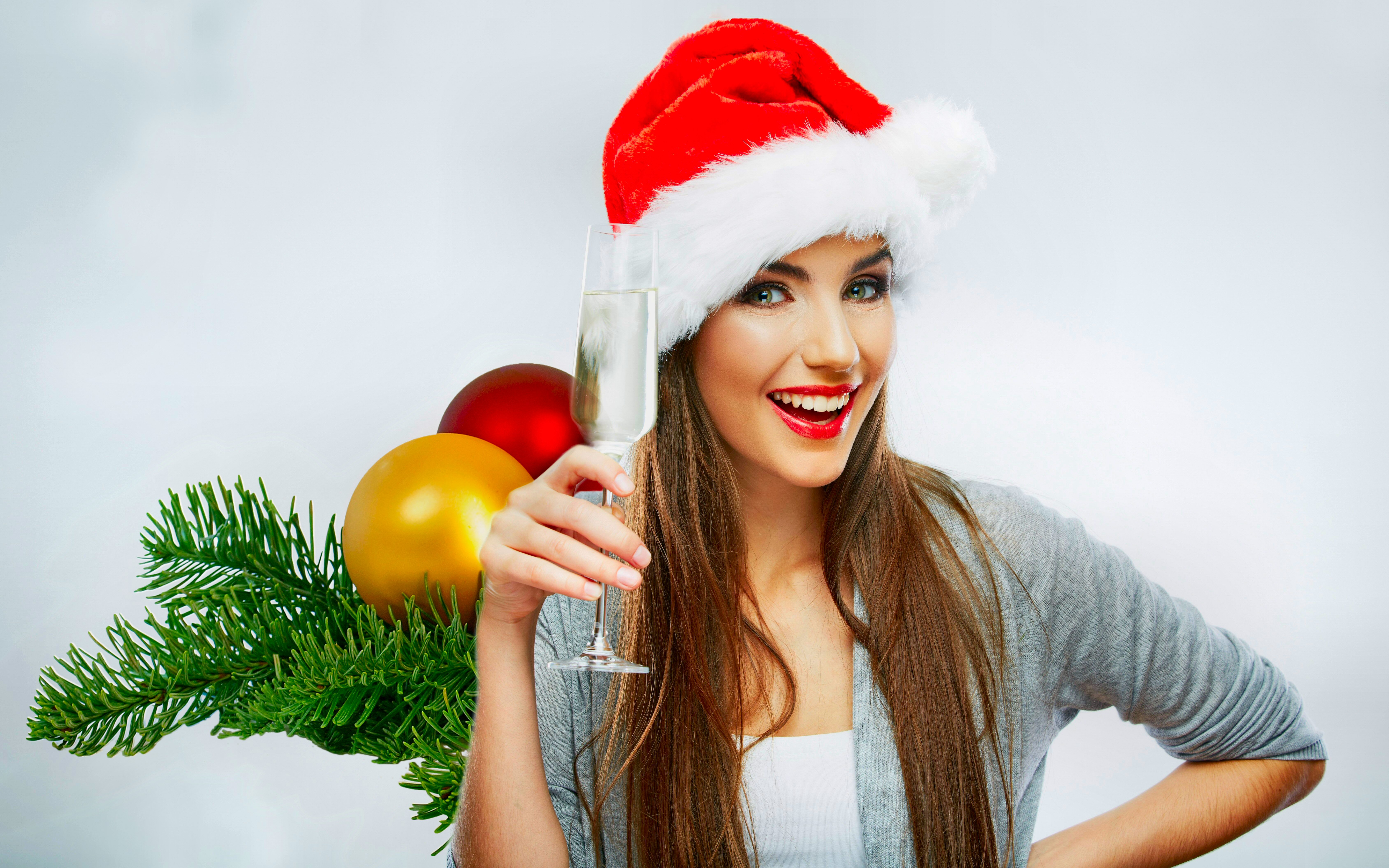 Free download wallpaper Christmas, Holiday, Smile, Brunette, Green Eyes, Santa Hat on your PC desktop