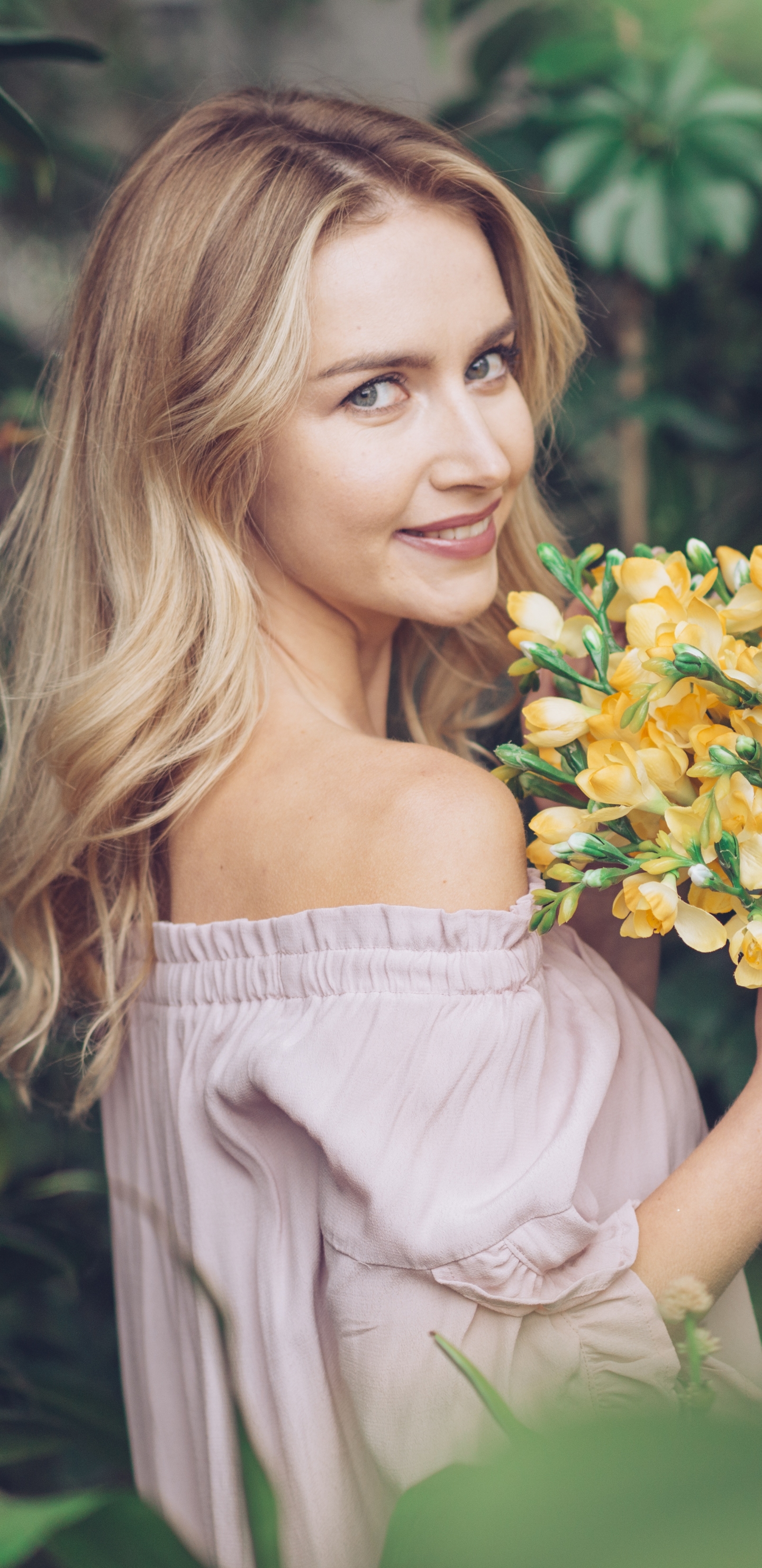 Download mobile wallpaper Flower, Smile, Blonde, Model, Women for free.