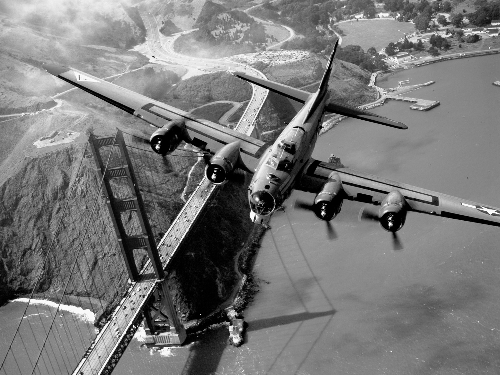 Скачать картинку Боинг B 17 Летающая Крепость, Бомбардировщики, Военные в телефон бесплатно.
