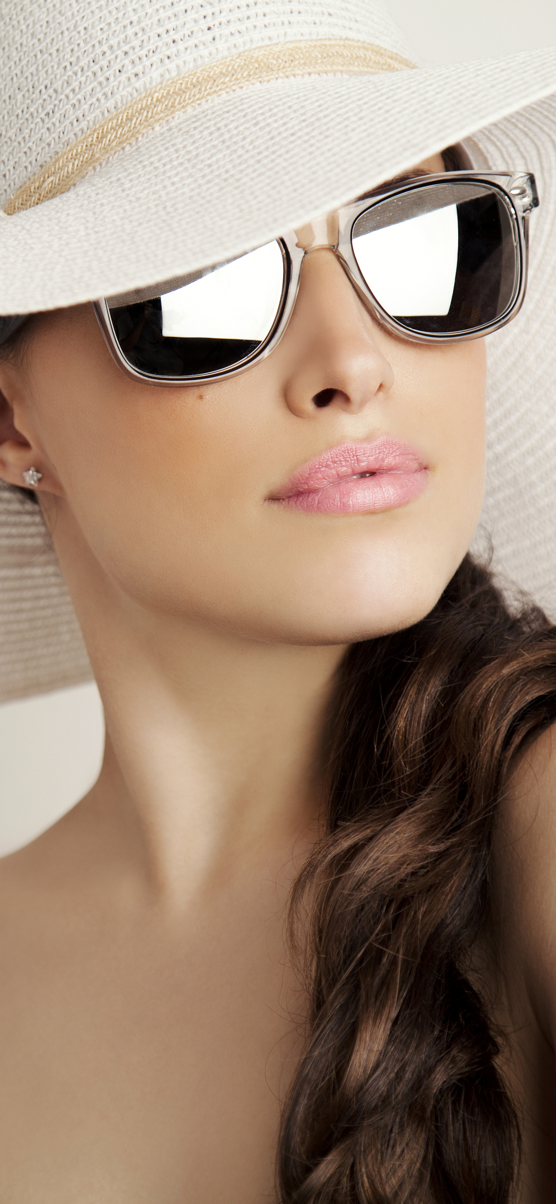 Download mobile wallpaper Hat, Brunette, Sunglasses, Model, Women for free.