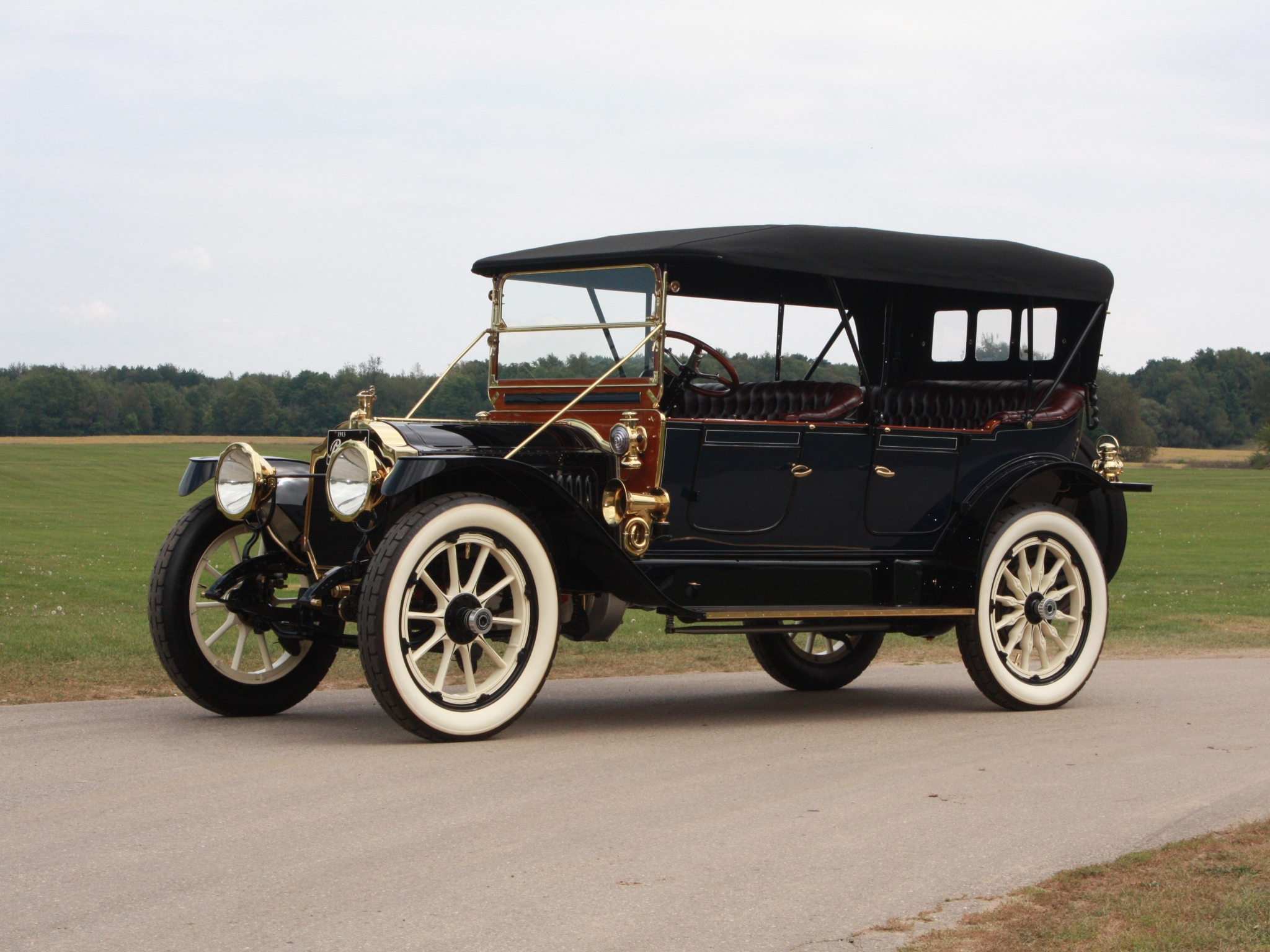 Популярні заставки і фони Packard Six Touring 1913 Року на комп'ютер
