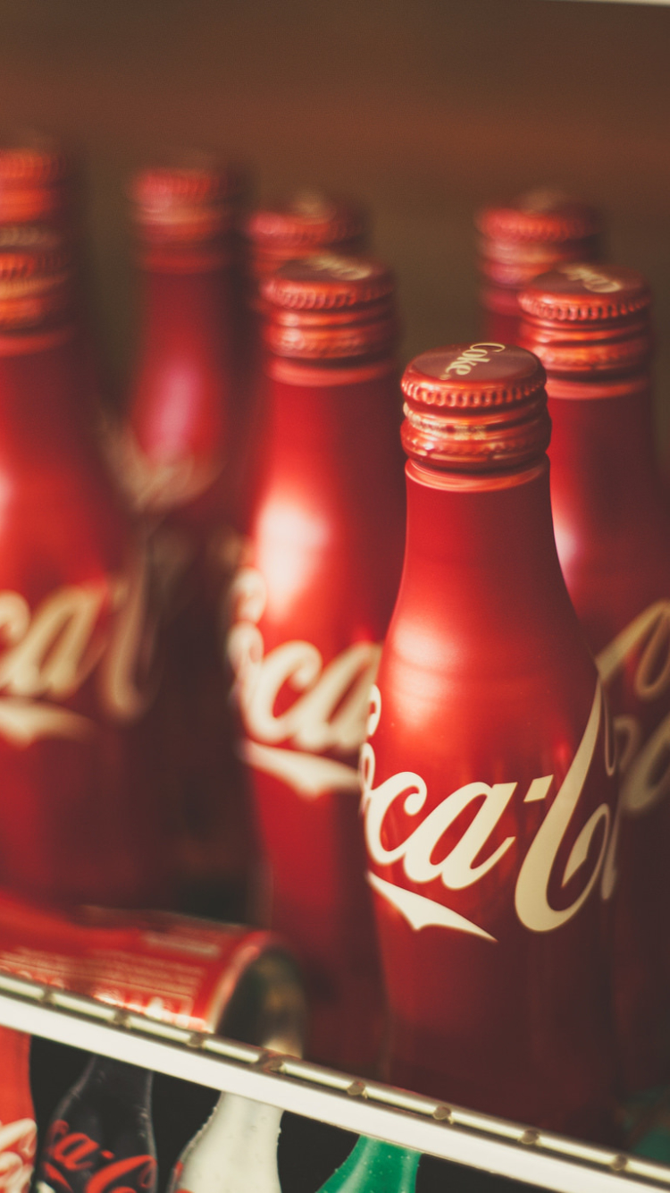 Handy-Wallpaper Coca Cola, Nahansicht, Flasche, Produkte kostenlos herunterladen.